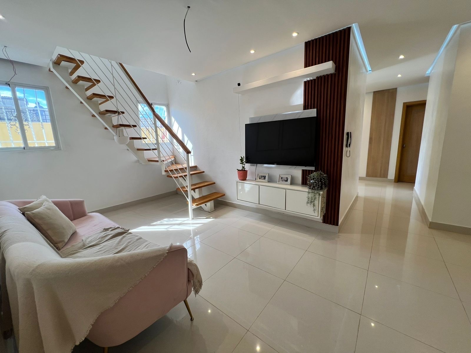 apartamentos - venta de penthouse de lujo  precio de oportunidad en la autopista de san isidro 