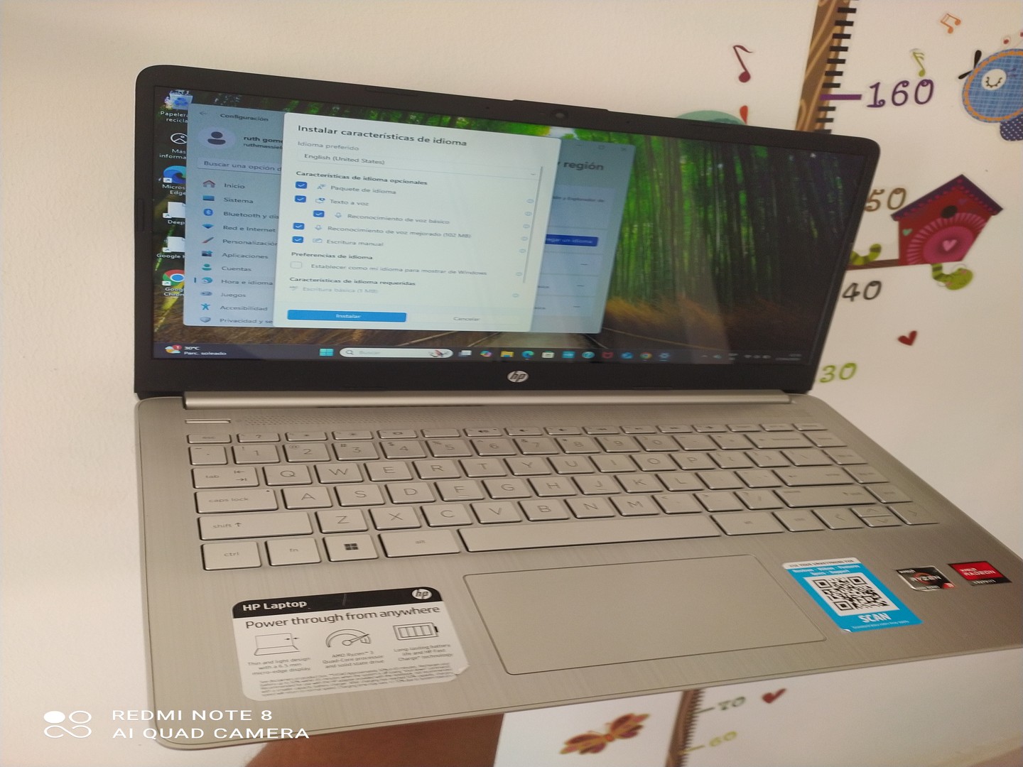 computadoras y laptops - Vendo Laptop Gaming HP. Ryzen 3. Gráfica AMD Radeon Vega integrada  4