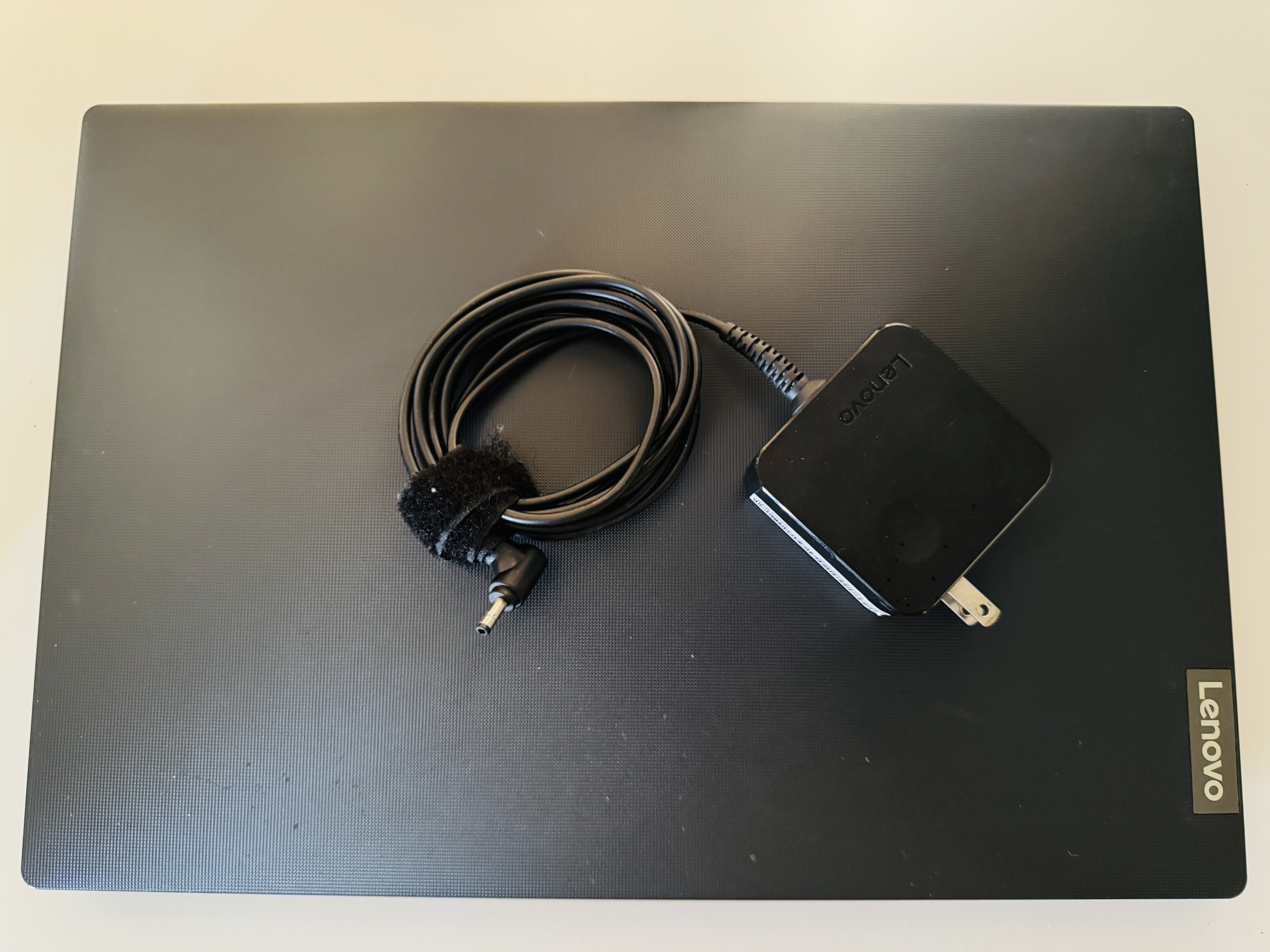 computadoras y laptops - Lenovo Ideapad S145, AMD A6-9225, 2.6GHz 4