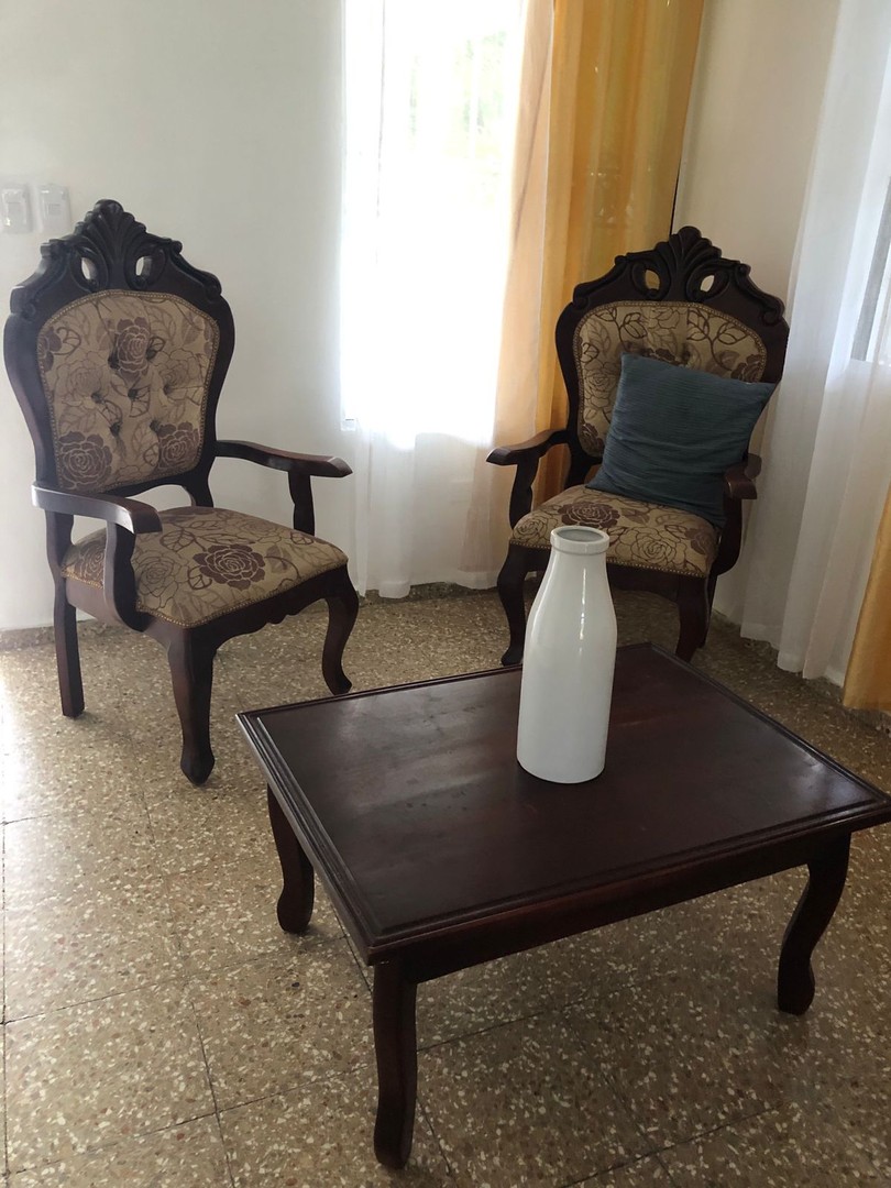 muebles y colchones - Muebles (En caoba)Están en buen estado. 5