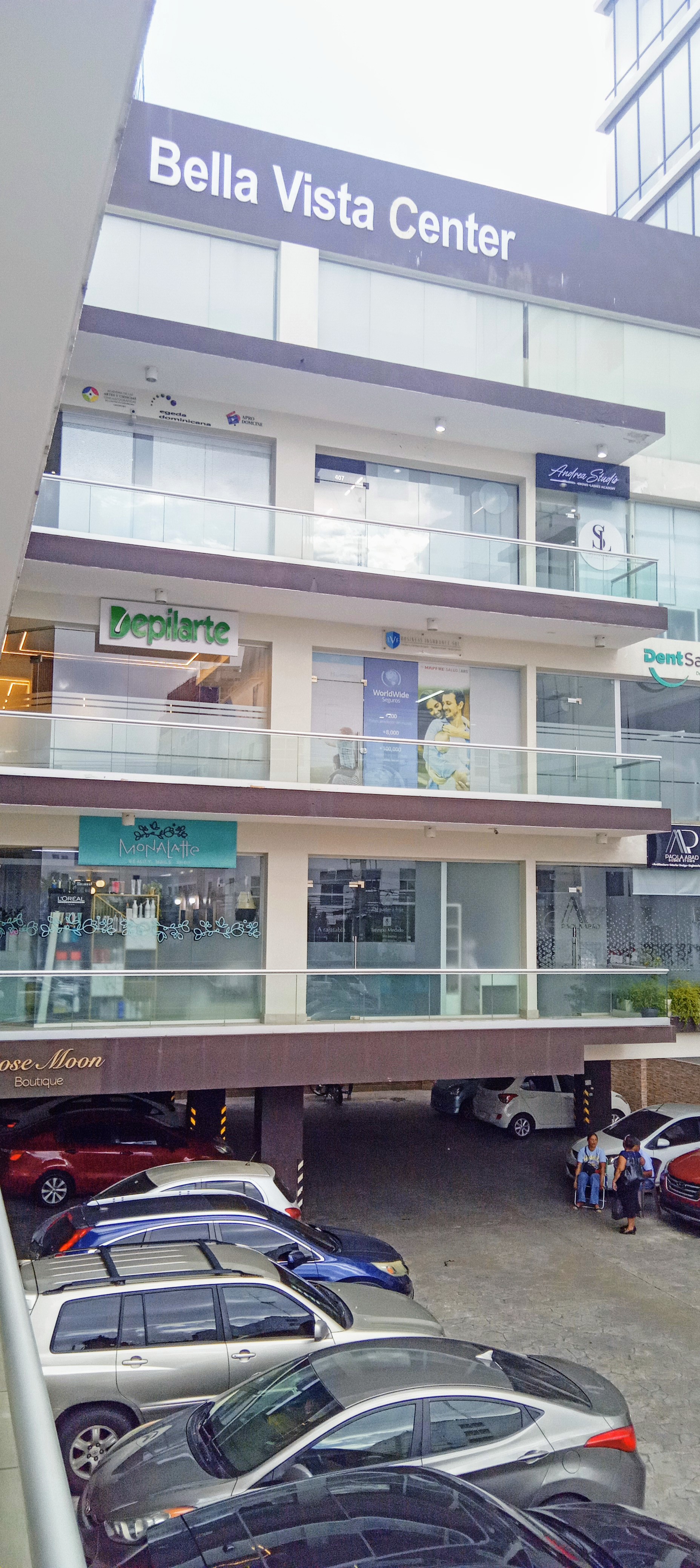 oficinas y locales comerciales - Local Comercial alquiler Bella Vista Center 8