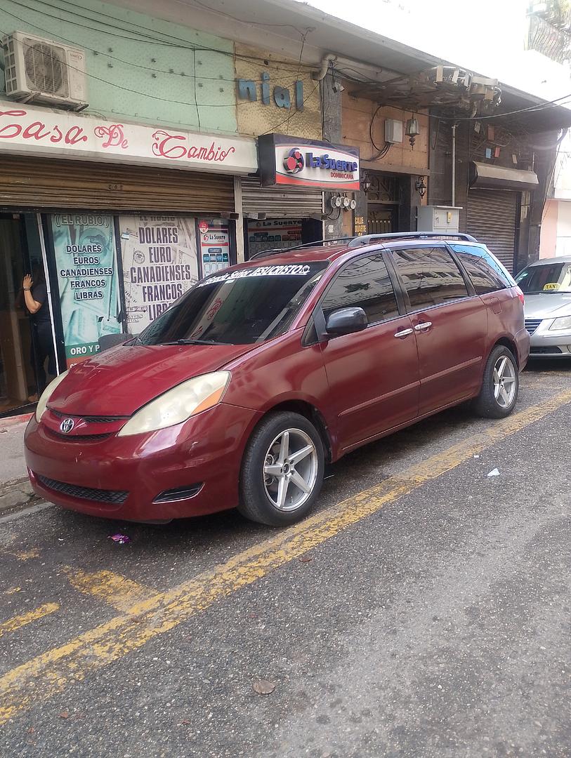 jeepetas y camionetas - Toyota Sienna 2009,. $399,000. 1