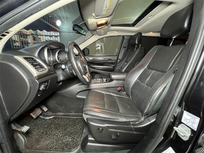 jeepetas y camionetas - JEEP GRAND CHEROKEE LAREDO AÑO 2013 CLEAN CARFAX  6