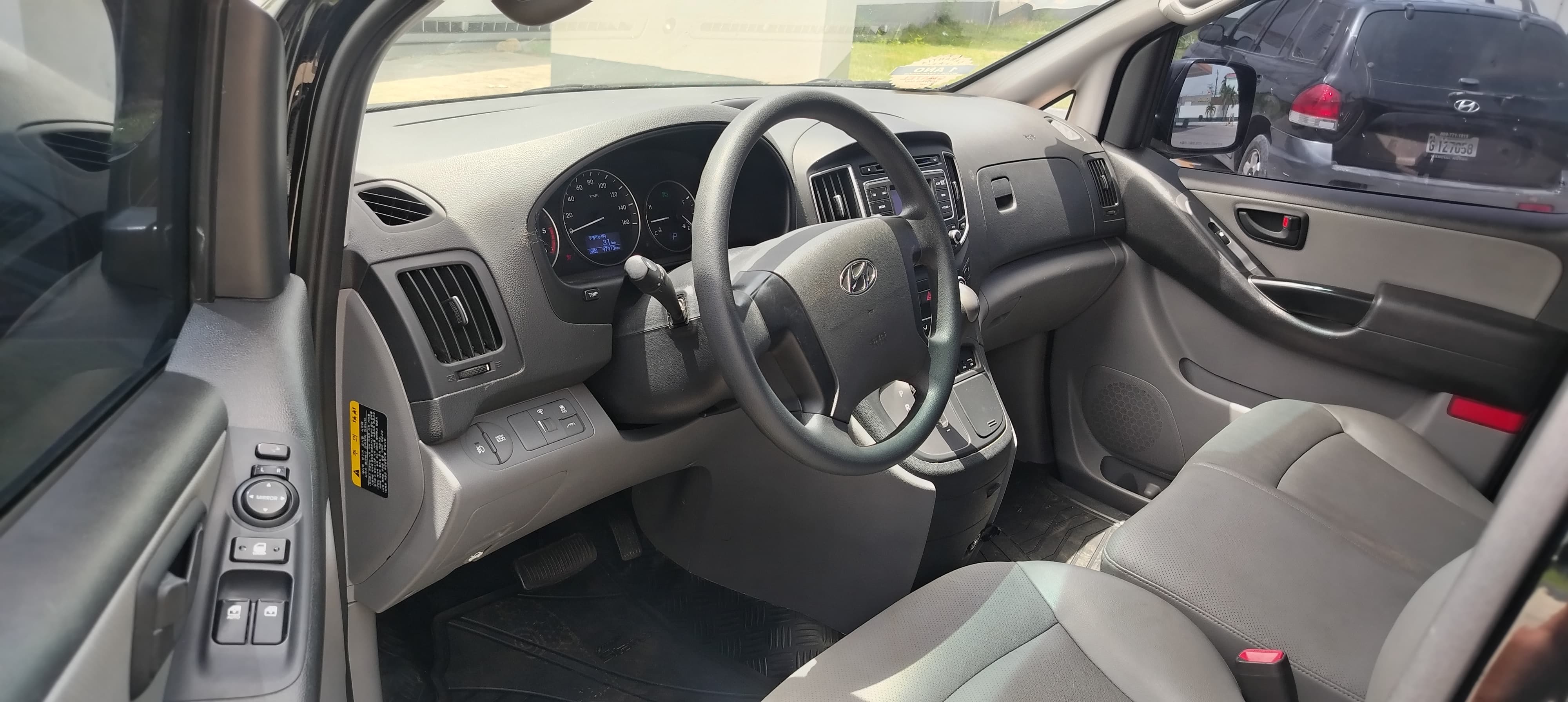 jeepetas y camionetas - Hyudai Grand Starex 2019 1