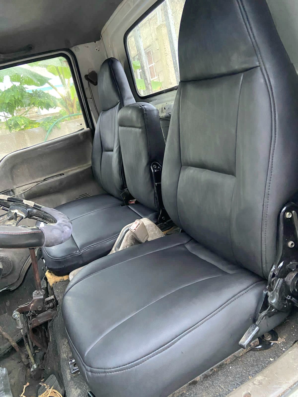 servicios profesionales - Tapiceria Automotriz La Elegancia 3