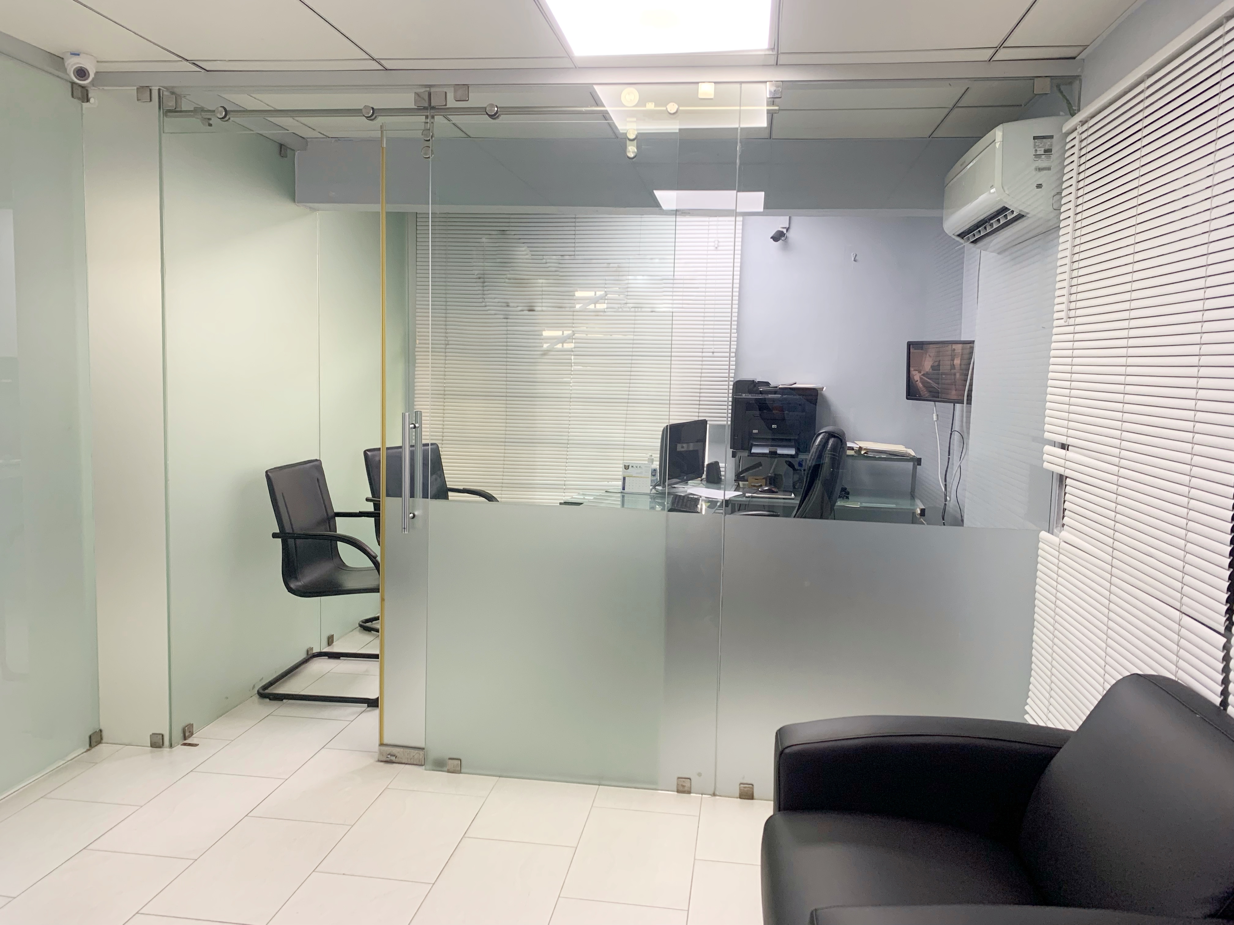 oficinas y locales comerciales - Local centrico en el Millon  9