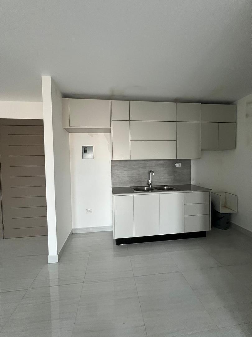 apartamentos - SE ALQUILA APARTAMENTO MODERNO EN BELLA VISTA. 5