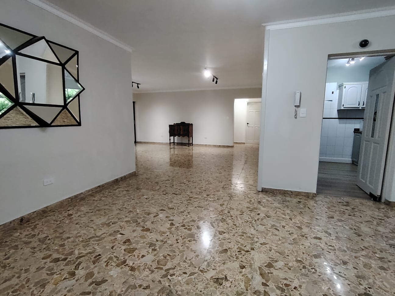 apartamentos - Apartamento en Venta Vacio en Naco 9