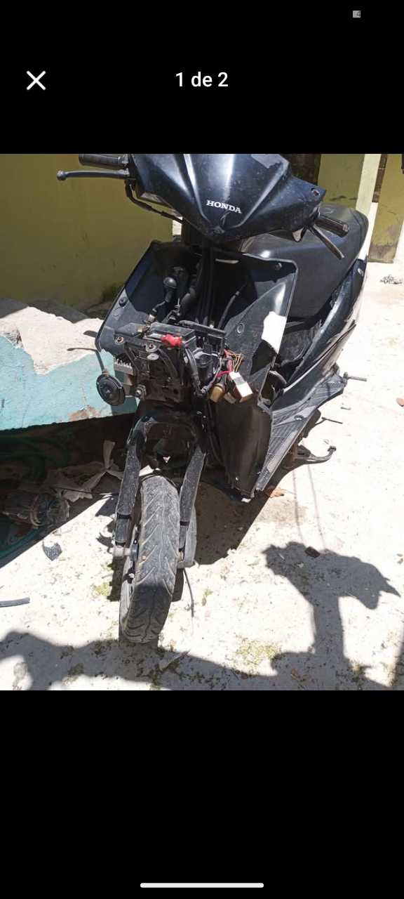 motores y pasolas - Como nuevo tiene todos sus plásticos 
