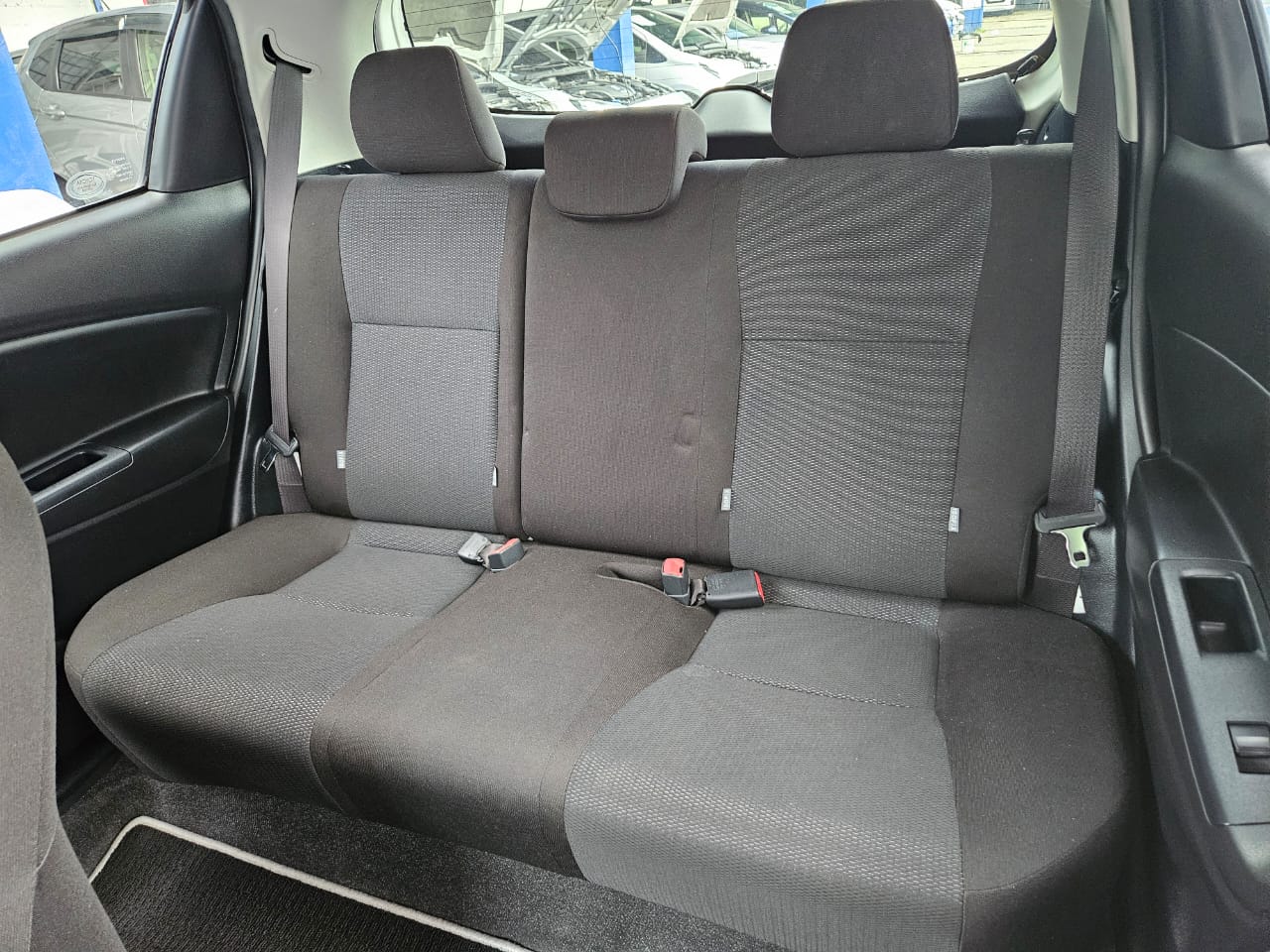 carros - TOYOTA VITZ 7