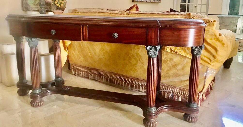 muebles y colchones - Preciosa mesa Parsons italiana en madera de nogal .