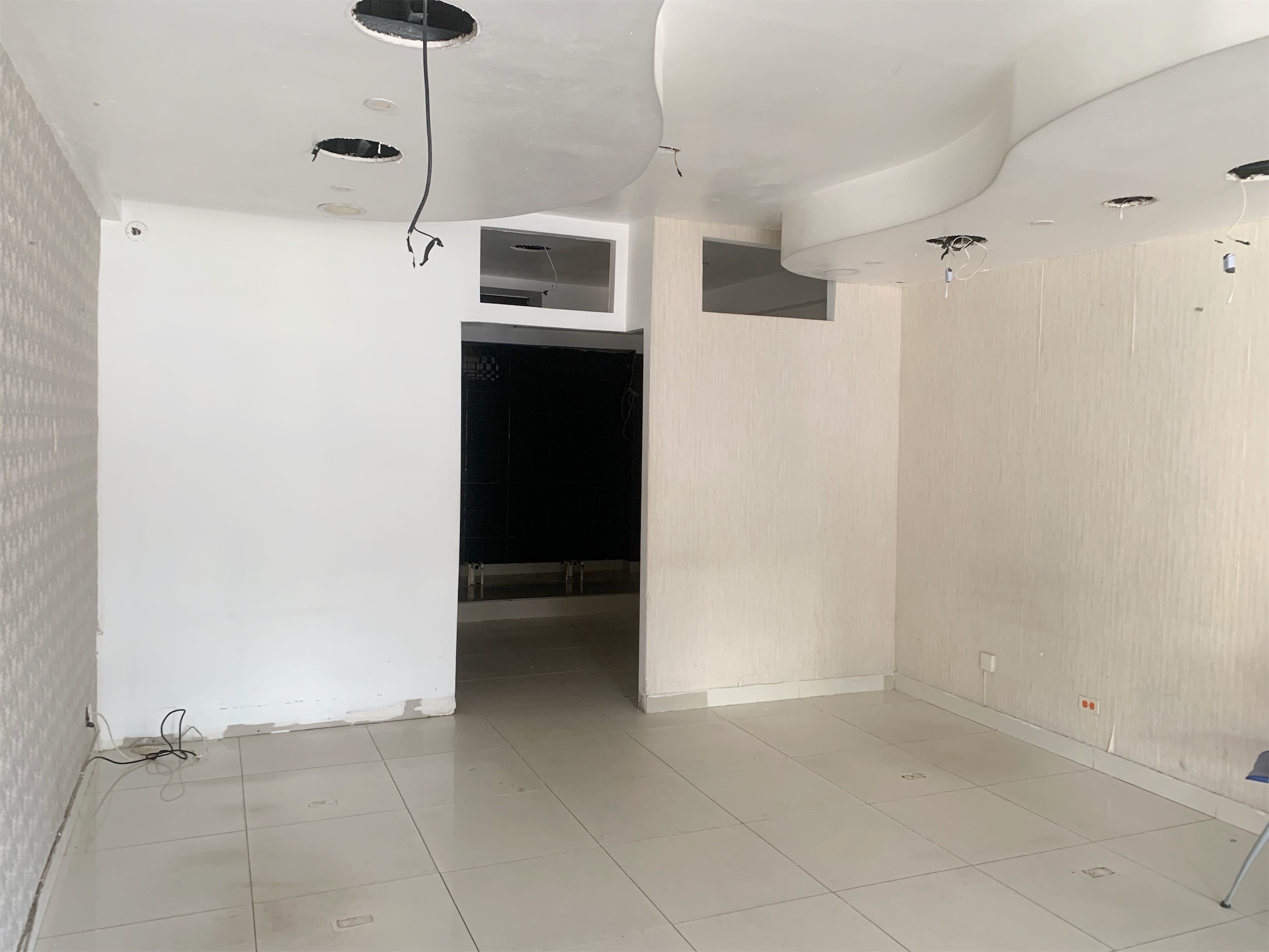 oficinas y locales comerciales - Local de oportunidad sector exclusivo 5