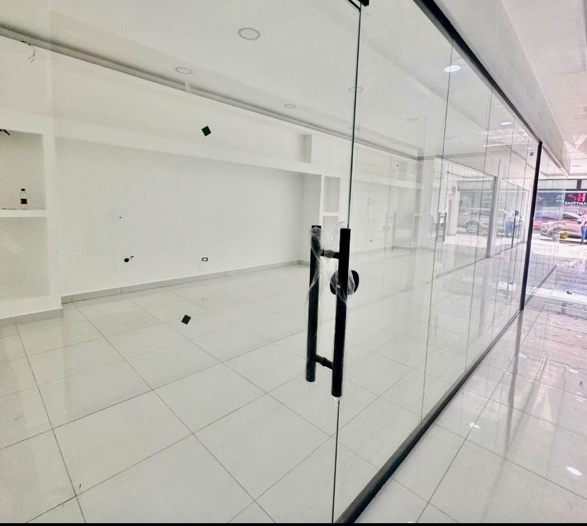 oficinas y locales comerciales - se alquila local  1