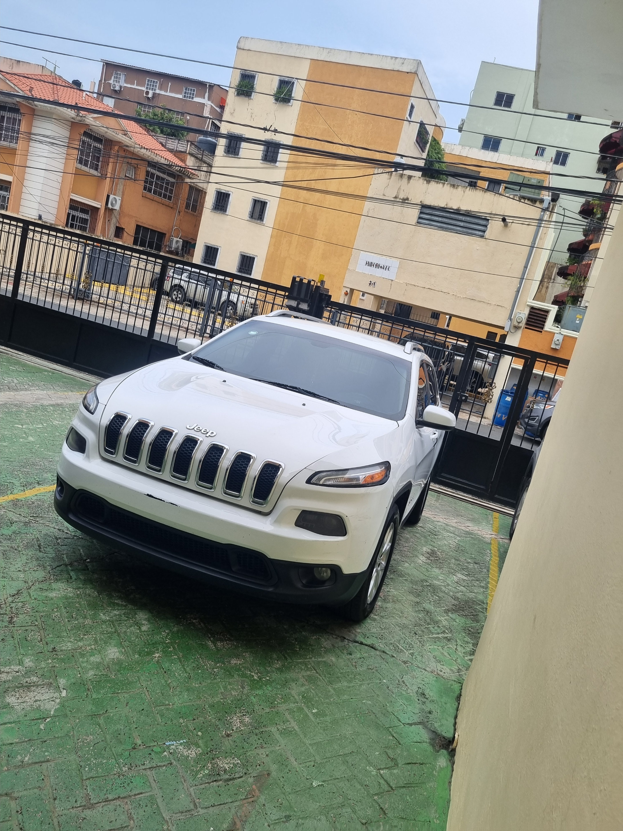 jeepetas y camionetas - Vendo RD$ 695.000 0