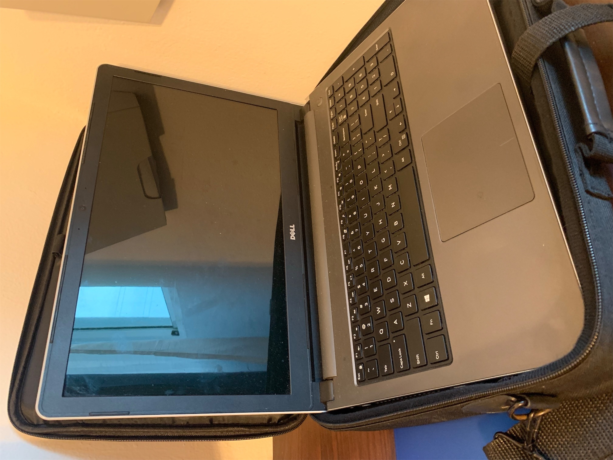 computadoras y laptops - Vendo DELL i5, 16 Gb de Ram 480 GB SSD  3