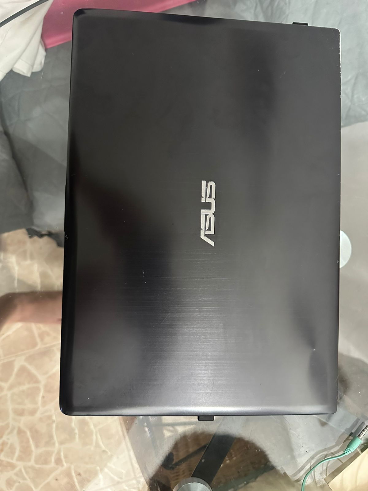 computadoras y laptops - Laptop Asus Usada, en buenas condiciones 4