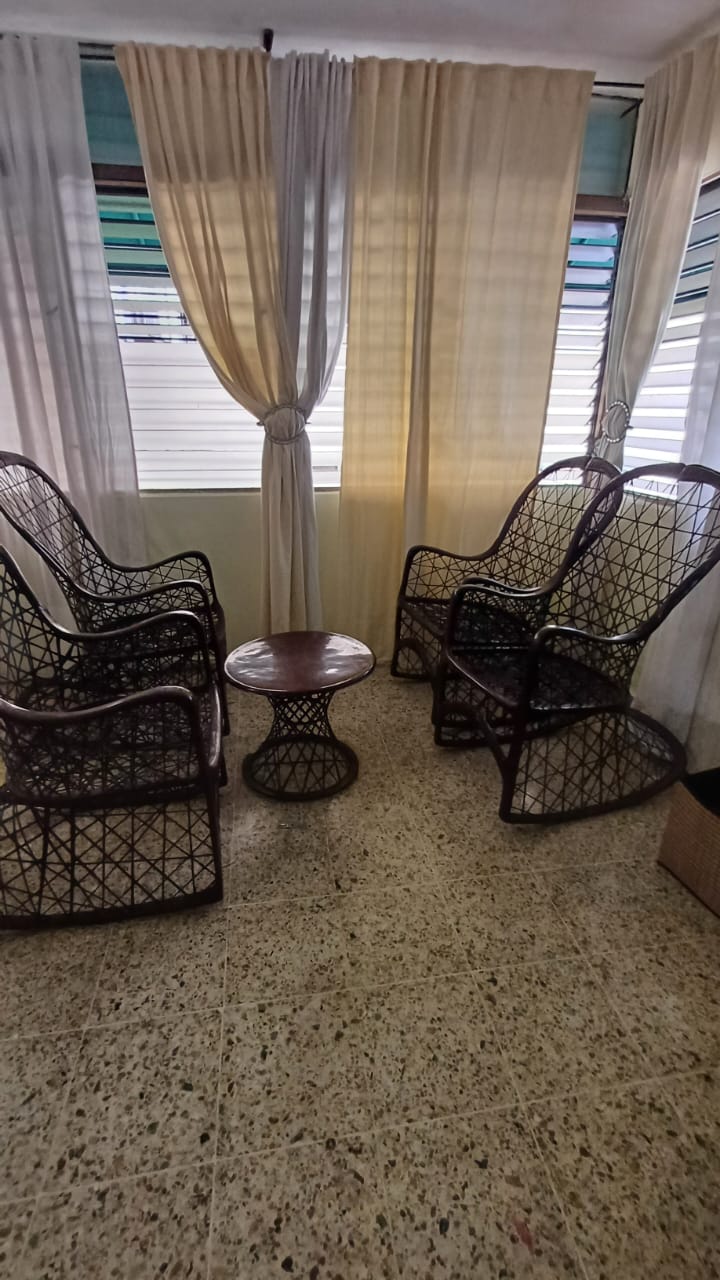 muebles y colchones - Vendo juego de mecedoras. 2