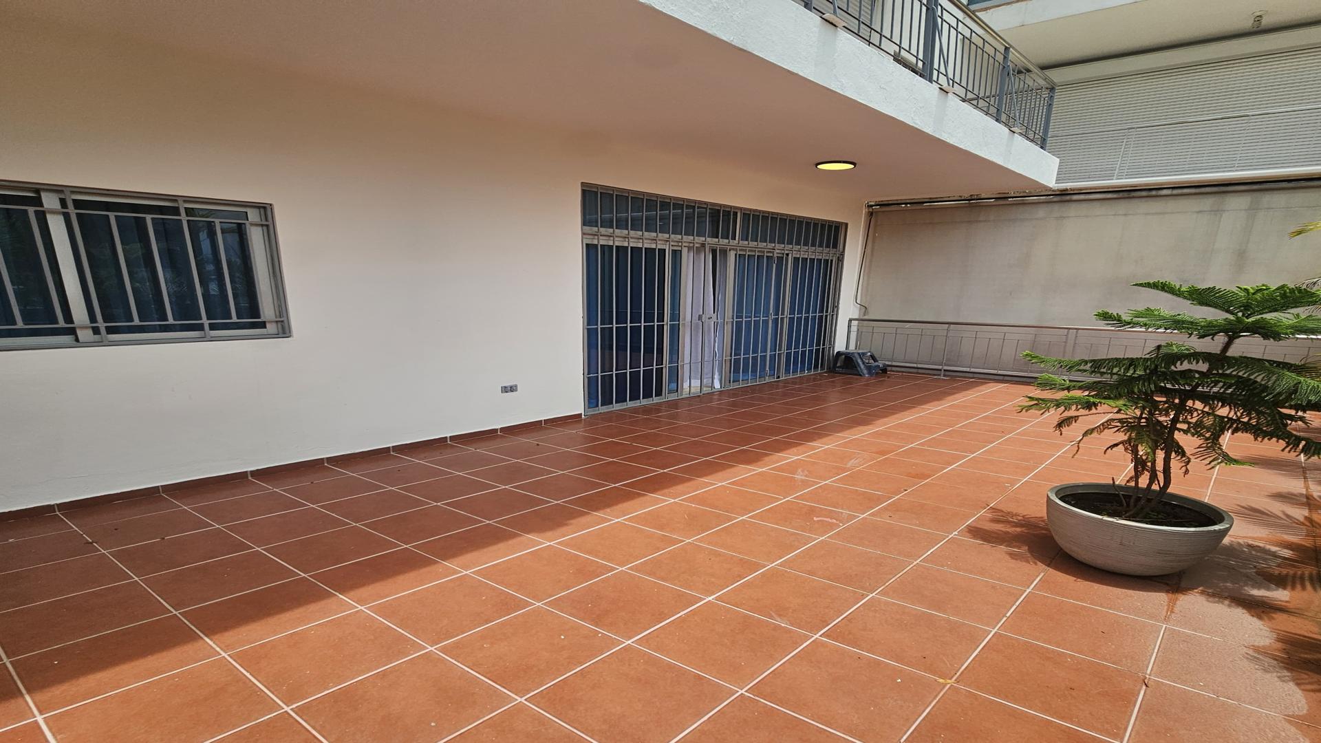 apartamentos - Venta apartamento vacío y/o Alquiler amueblado con terraza en Piantini 2