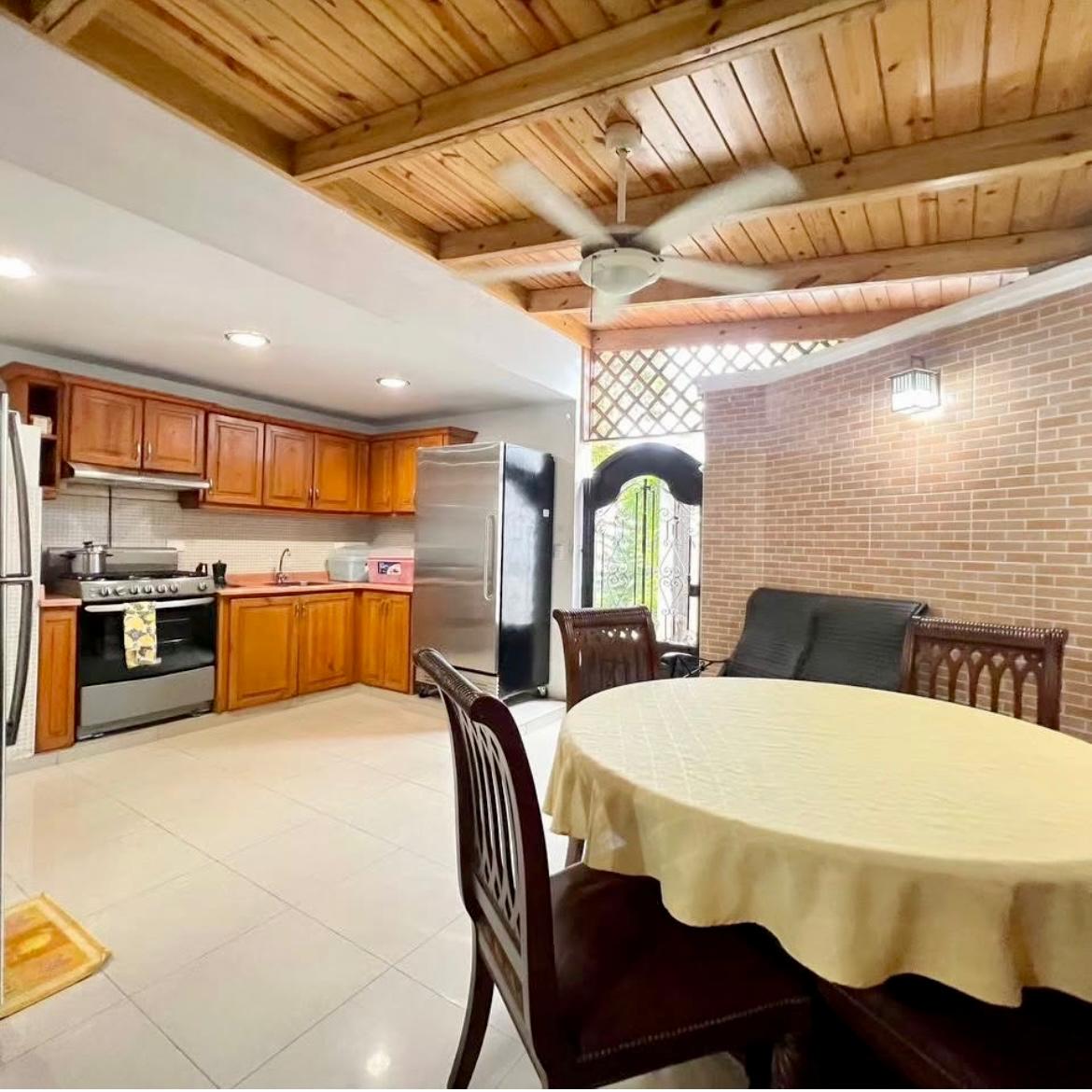 casas - Casa en Bella Vista con Patio y Piscina  7