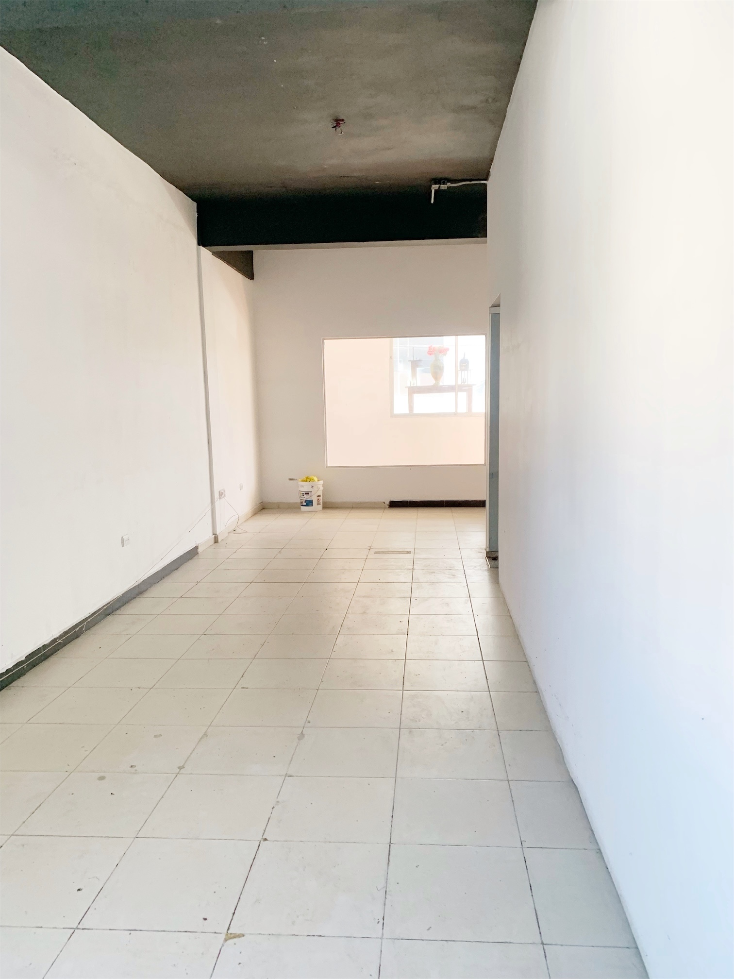 oficinas y locales comerciales - Local cerca a la churchill 3