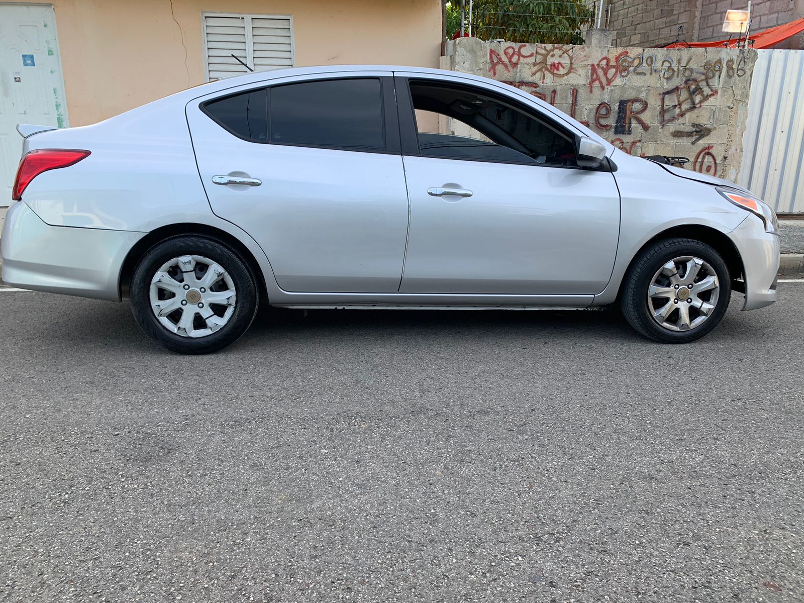 carros - Nissan Versa 2016 6