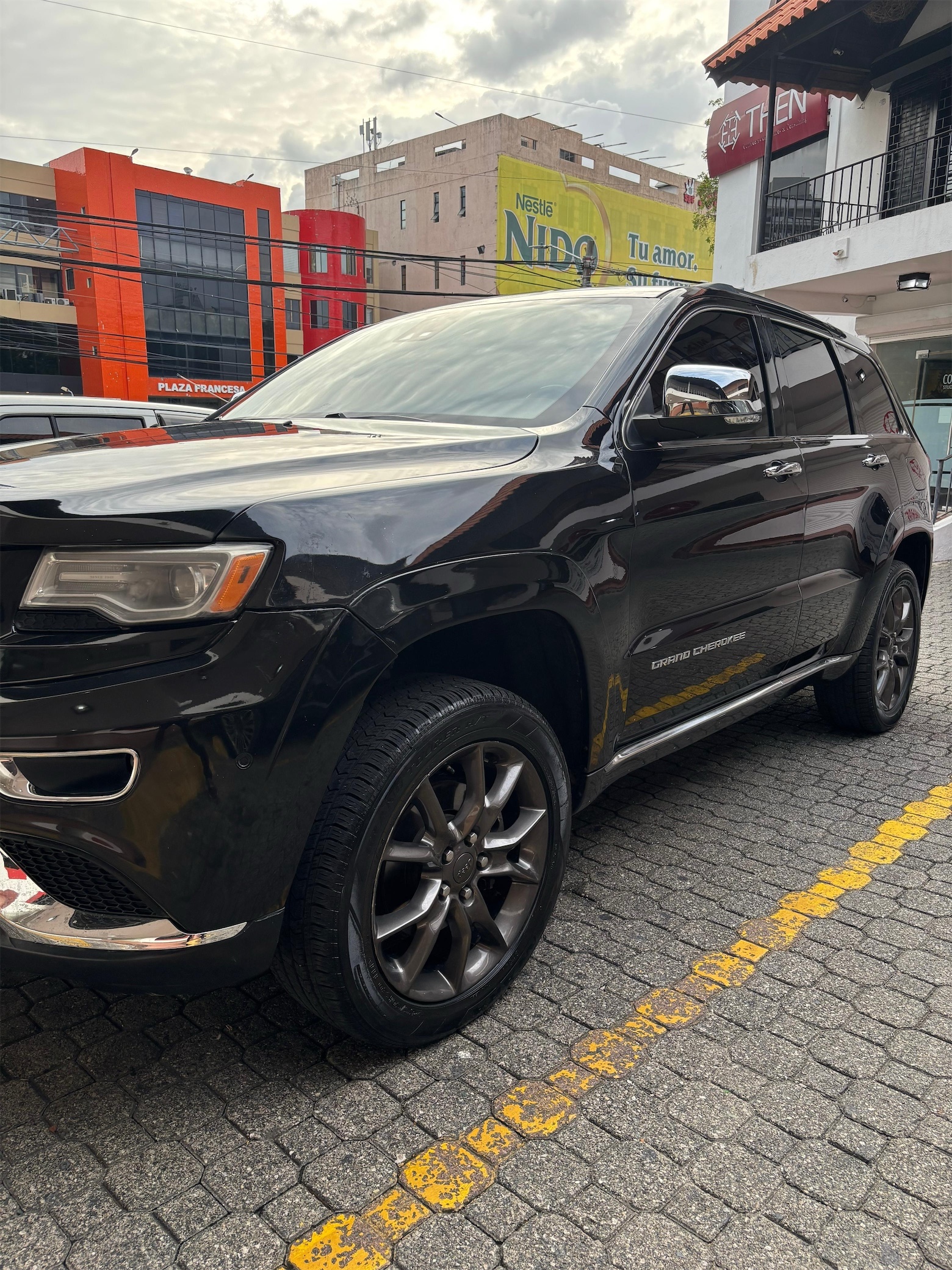 jeepetas y camionetas - Jeep  grand Cherokee summit 2015  como nueva  3