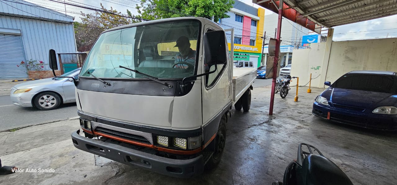 camiones y vehiculos pesados - Mitsubishi Canter 2006 4