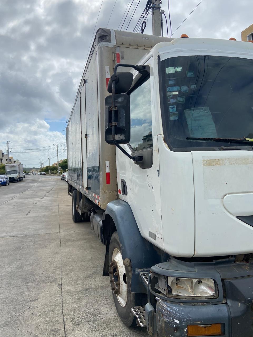 camiones y vehiculos pesados - Camión Mack MV-322 de 26 pies con rampa y fungen cerrado, listo para trabajar  5