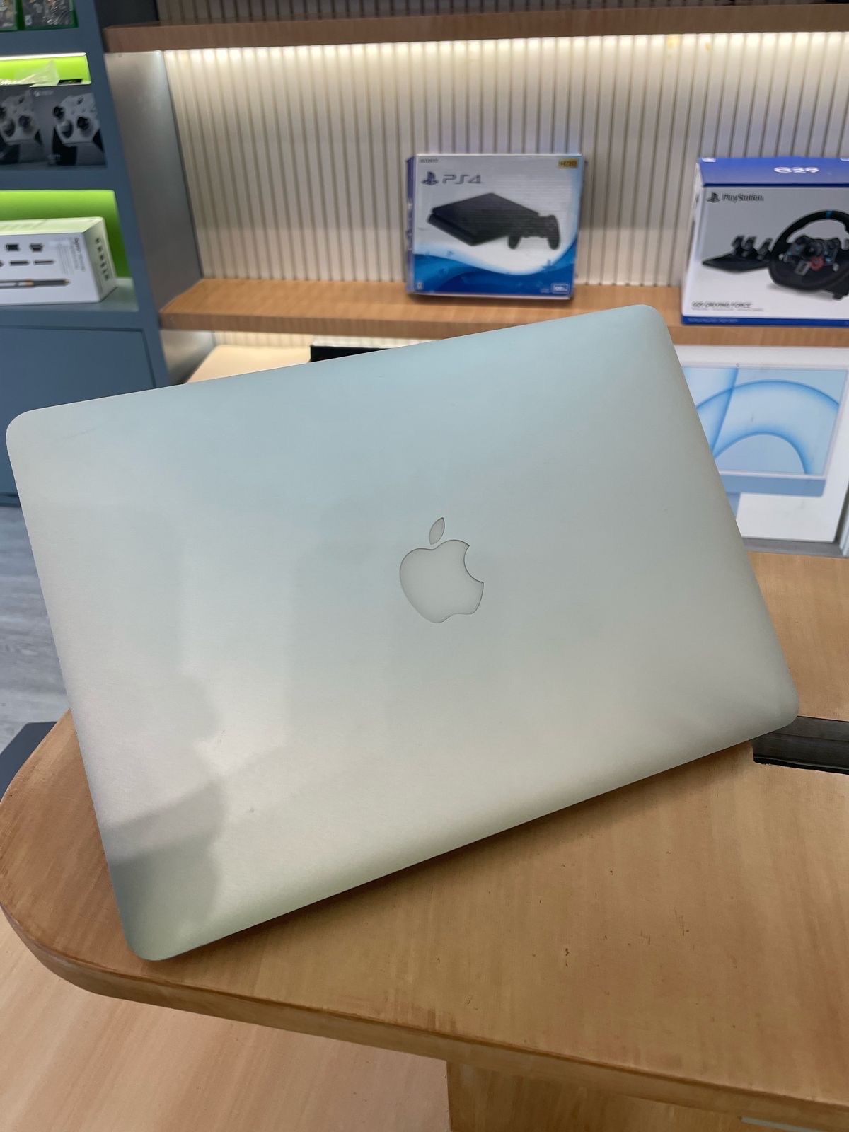 computadoras y laptops - MacBook Air 2017 i5 8Gb de ram 128Gb 7