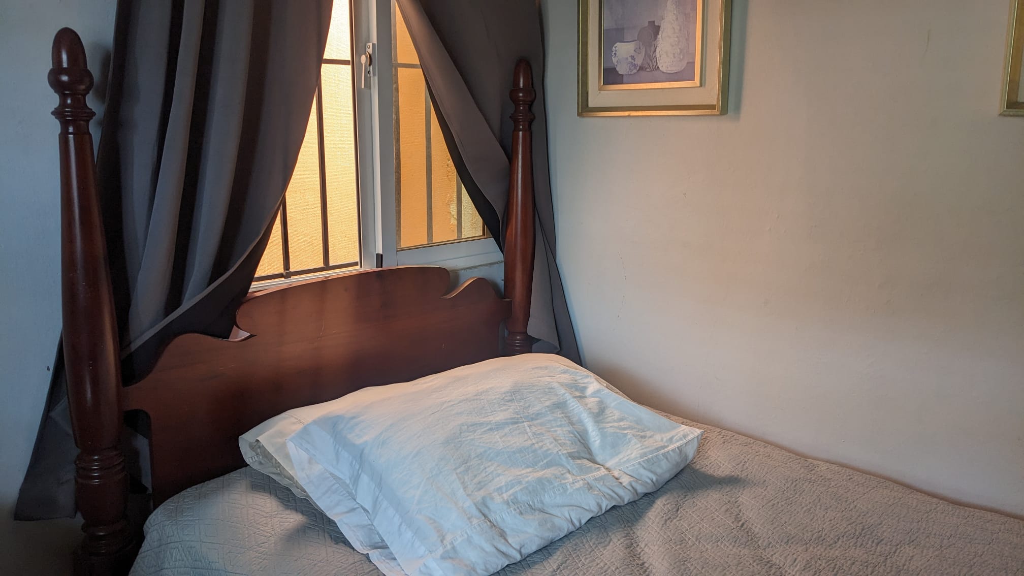 muebles y colchones - VENDO CAMA DE CAOBA TWIN 1