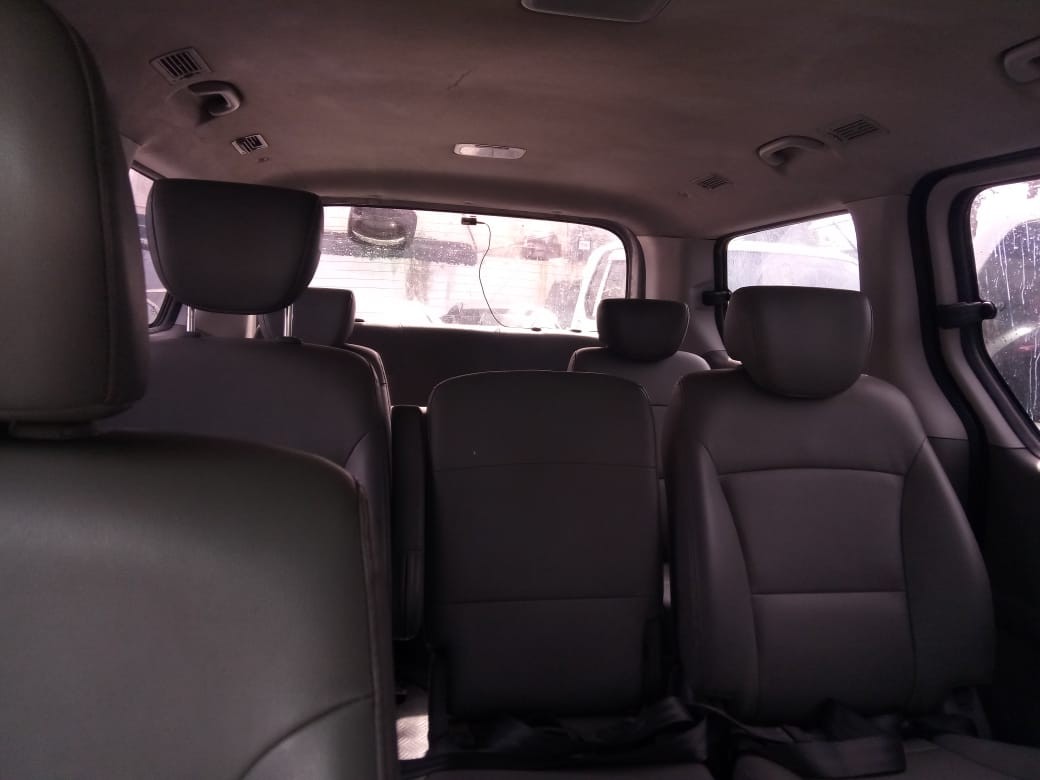 jeepetas y camionetas - HYUNDAI STAREX 2018 GRISDESDE: RD$1,320,100.00 2
