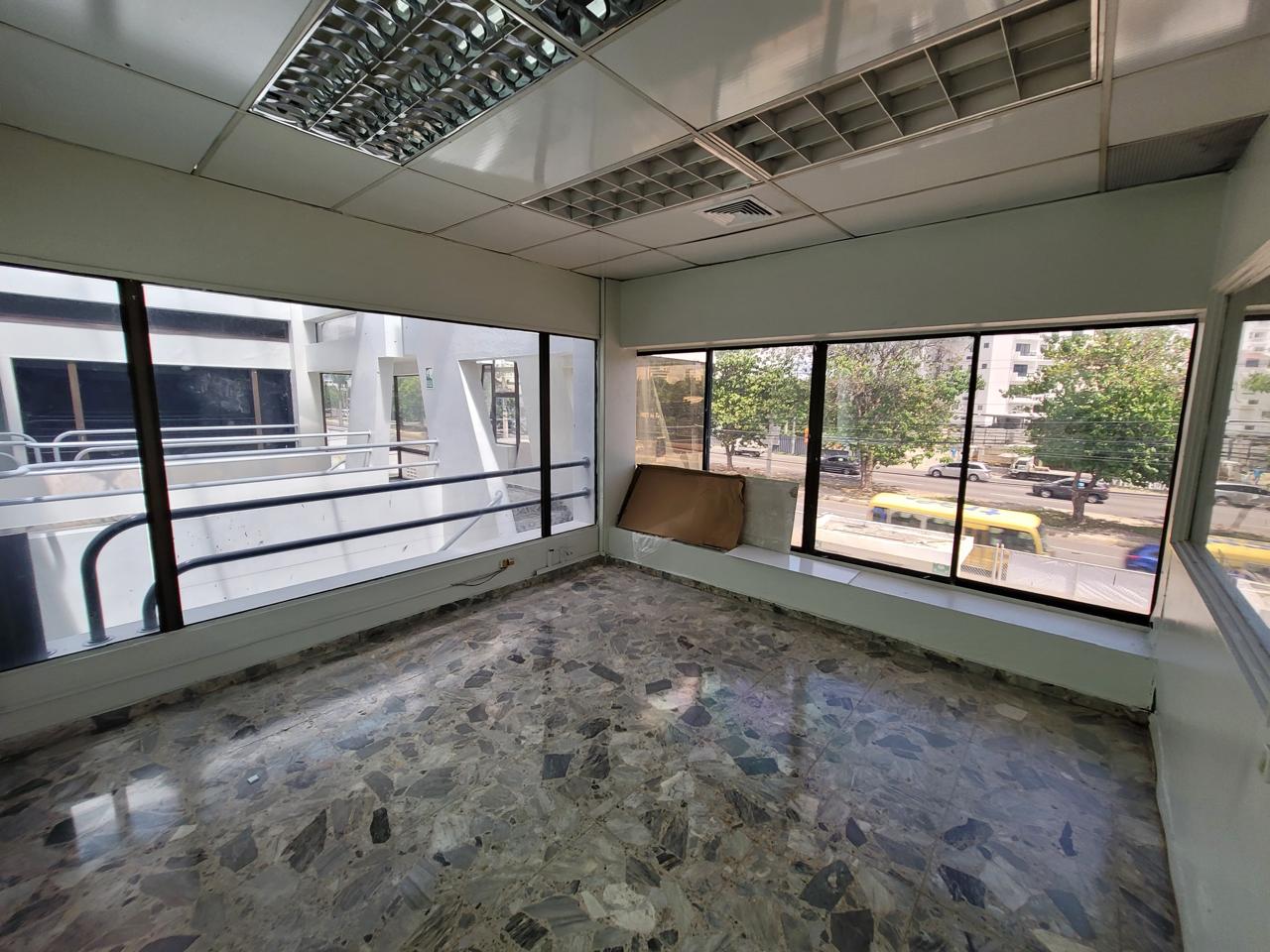 oficinas y locales comerciales - Alquiler de Nave Industrial Km 17 Autop. Duarte  9