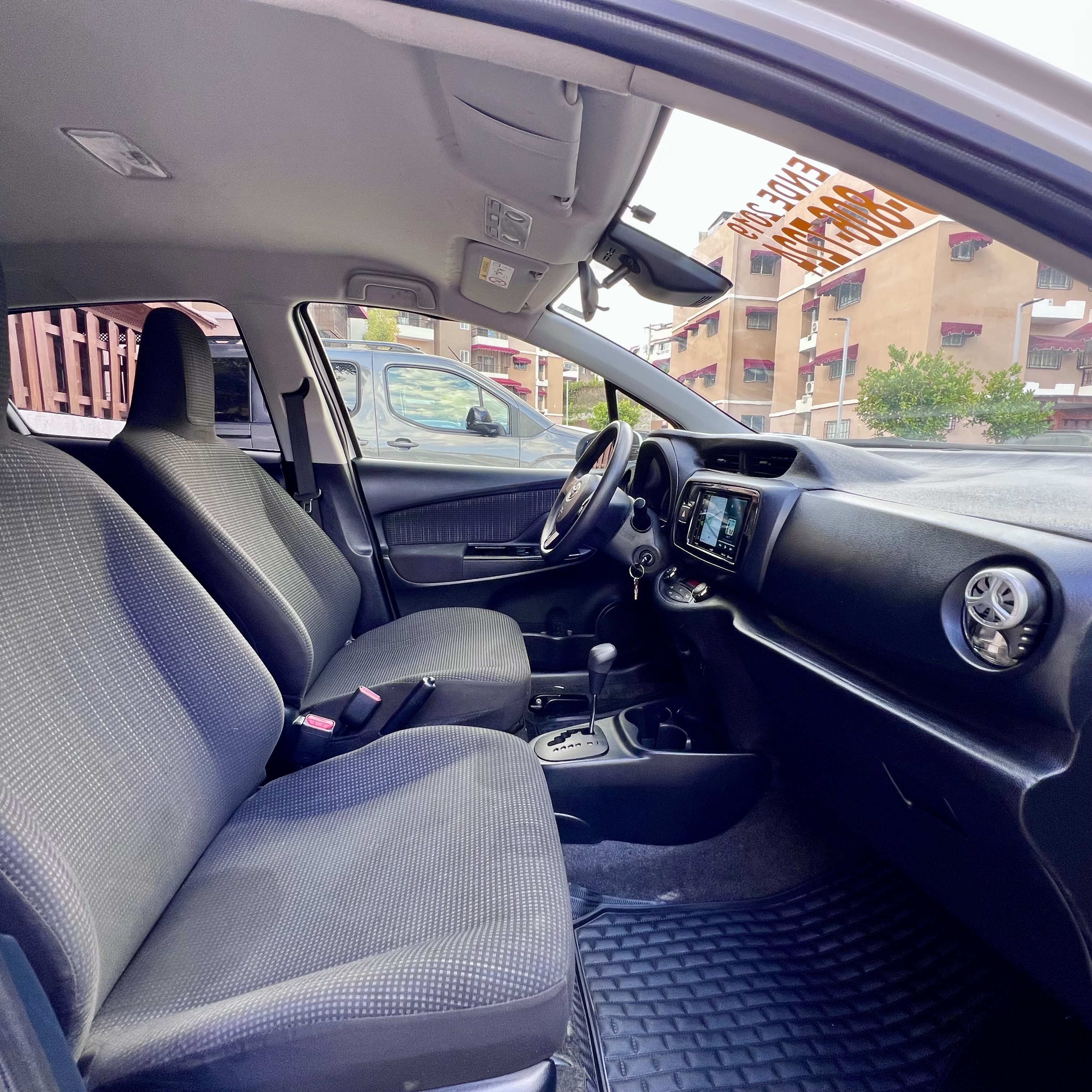 carros - Toyota Vitz Híbrido 2019 en venta - exelente para andar en la ciudad.  7