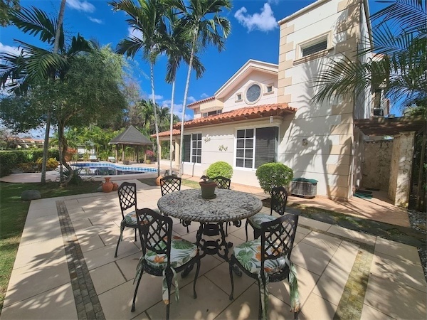 casas vacacionales y villas - Venta de Villa en metro country club, Juan Dolio República Dominicana 1