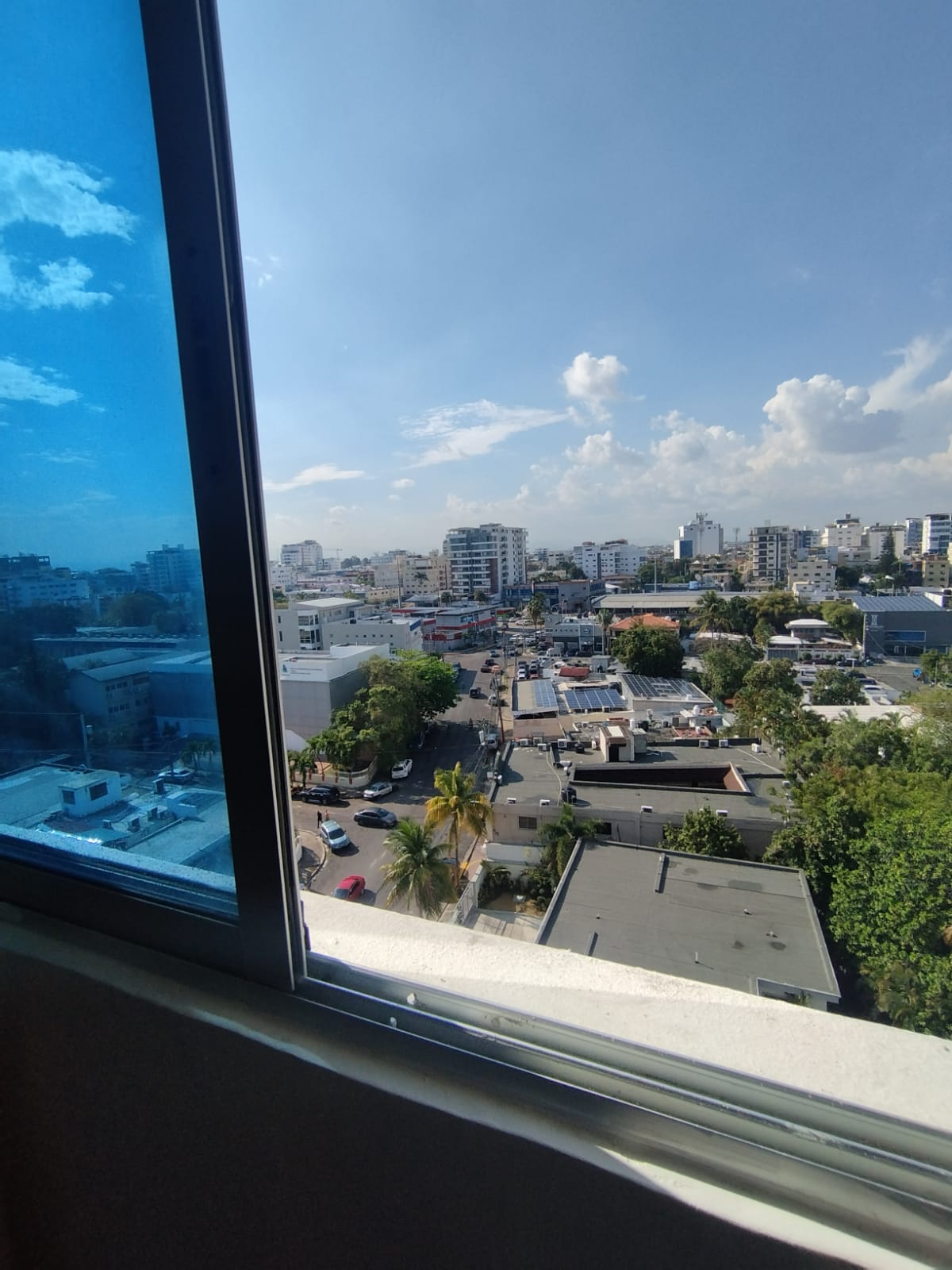 apartamentos - En La Enriquillo Piso Alto en Torre Moderna, 2hab