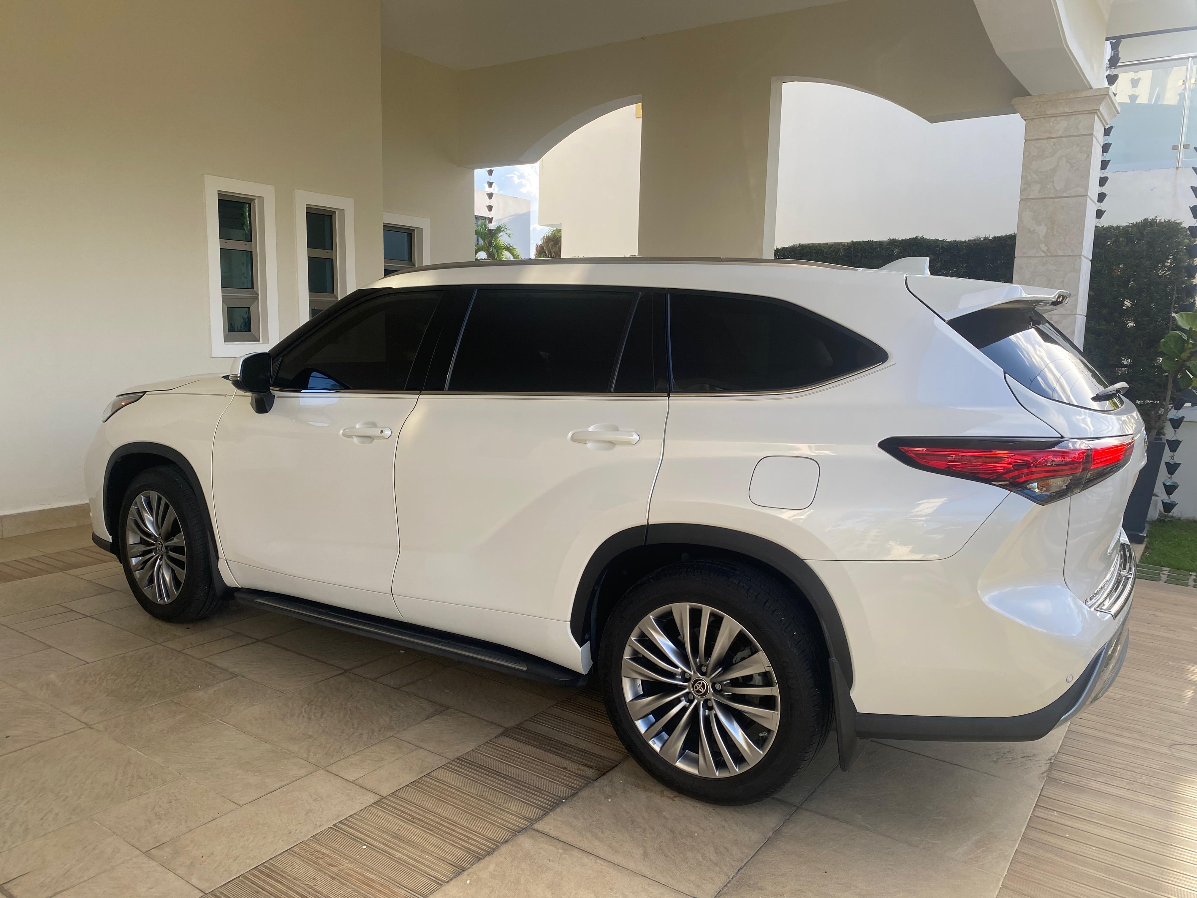 jeepetas y camionetas - Oportunidad Única Toyota Highlander 21 Casi Nueva! 3