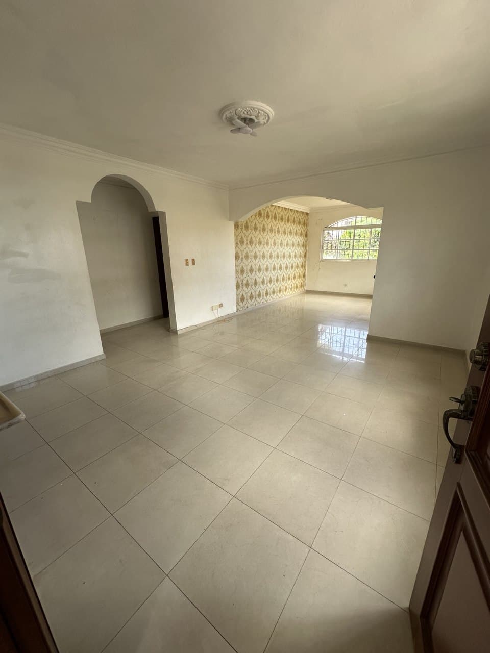 oficinas y locales comerciales - Edificio en Venta en Mirador del Este 2