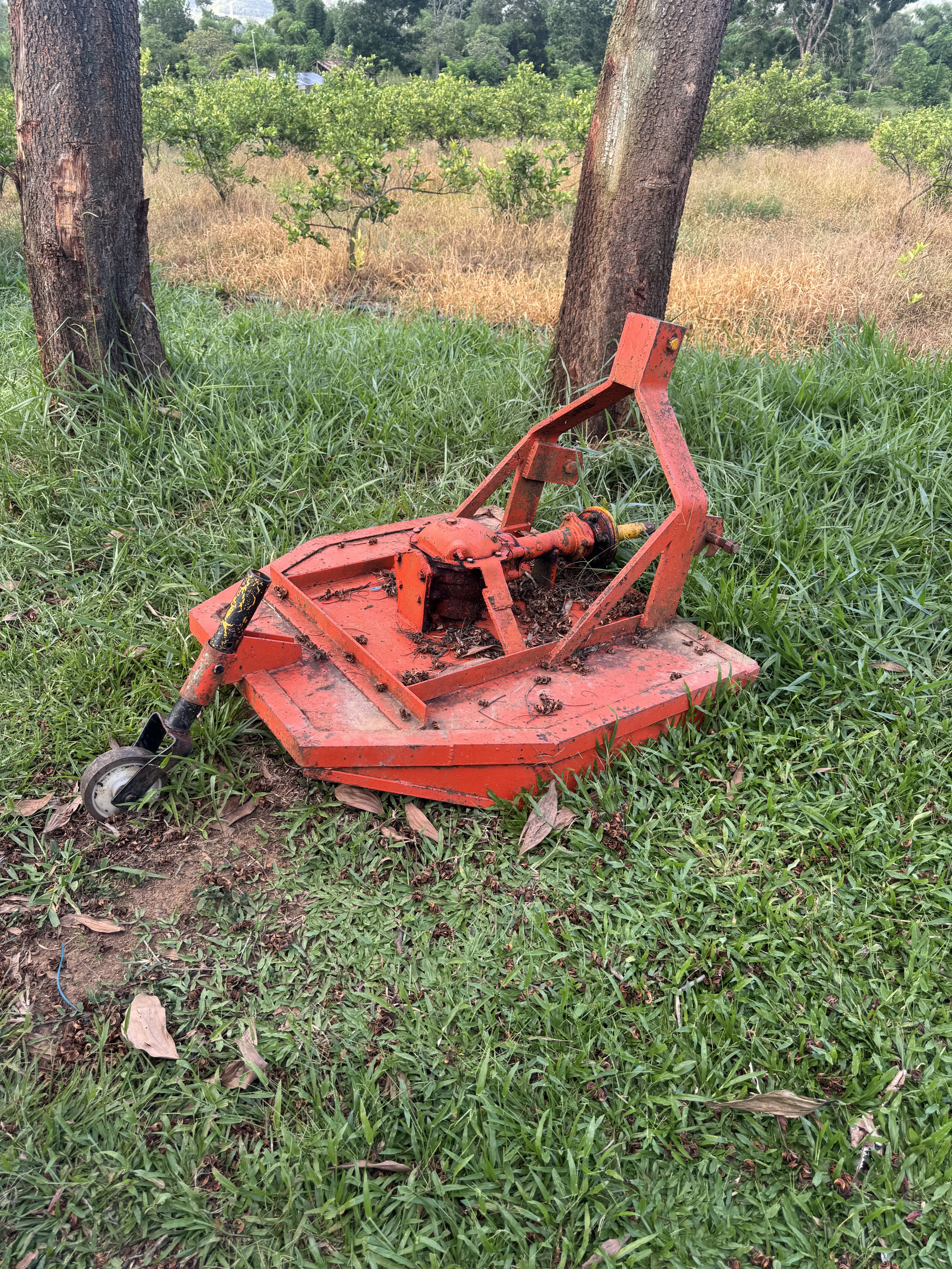 equipos profesionales - chapiadora de tractor , pasto , grama  0