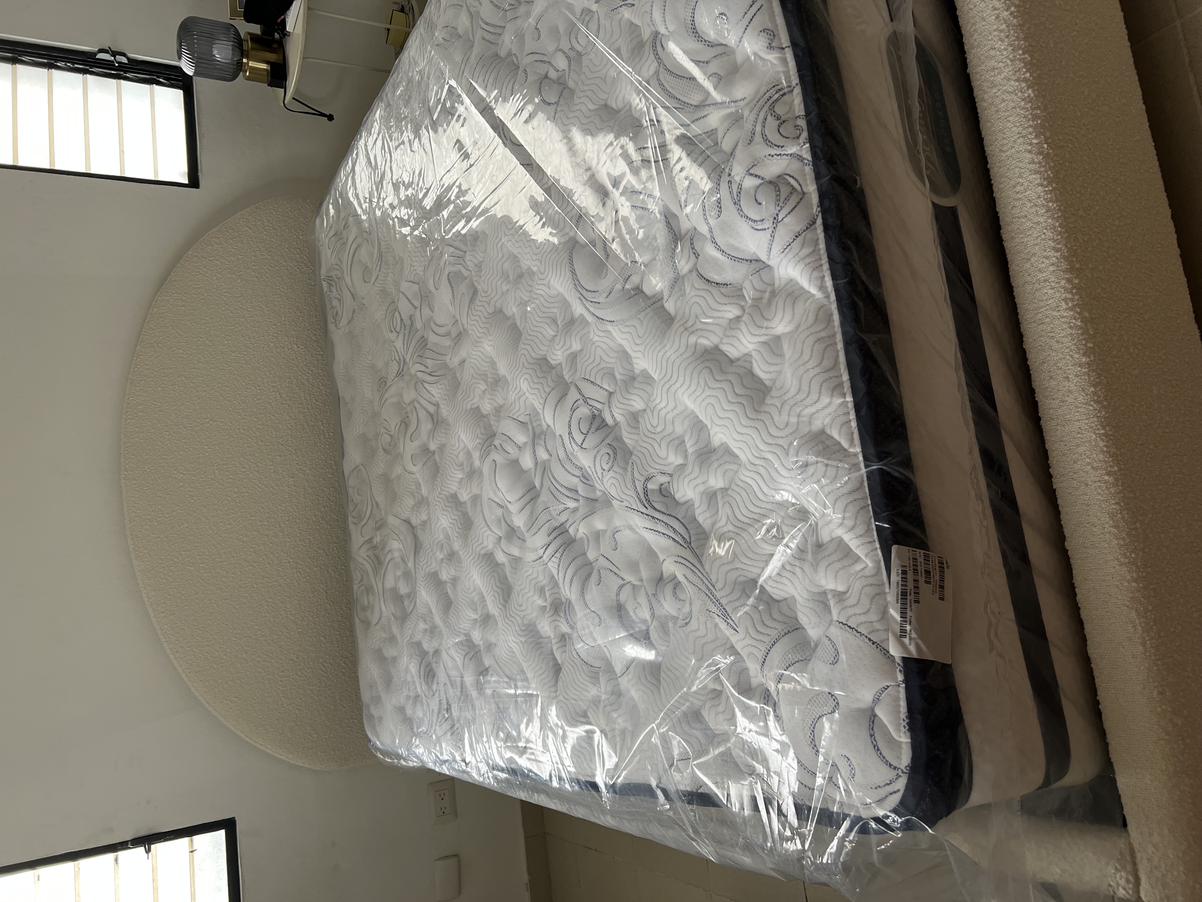 muebles y colchones - Cama Queen XL 1