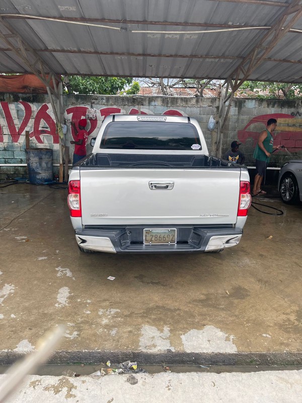 jeepetas y camionetas - Isuzu dmax 2011 2