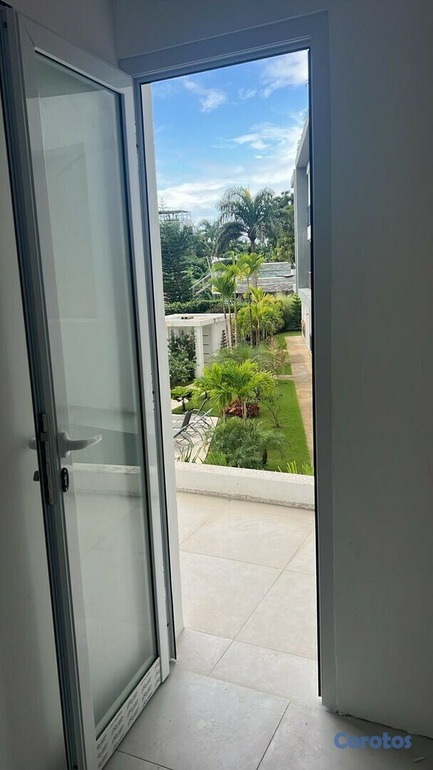 oficinas y locales comerciales - Local Comercial en el Centro de Las Terrenas frente Banco Popular 9