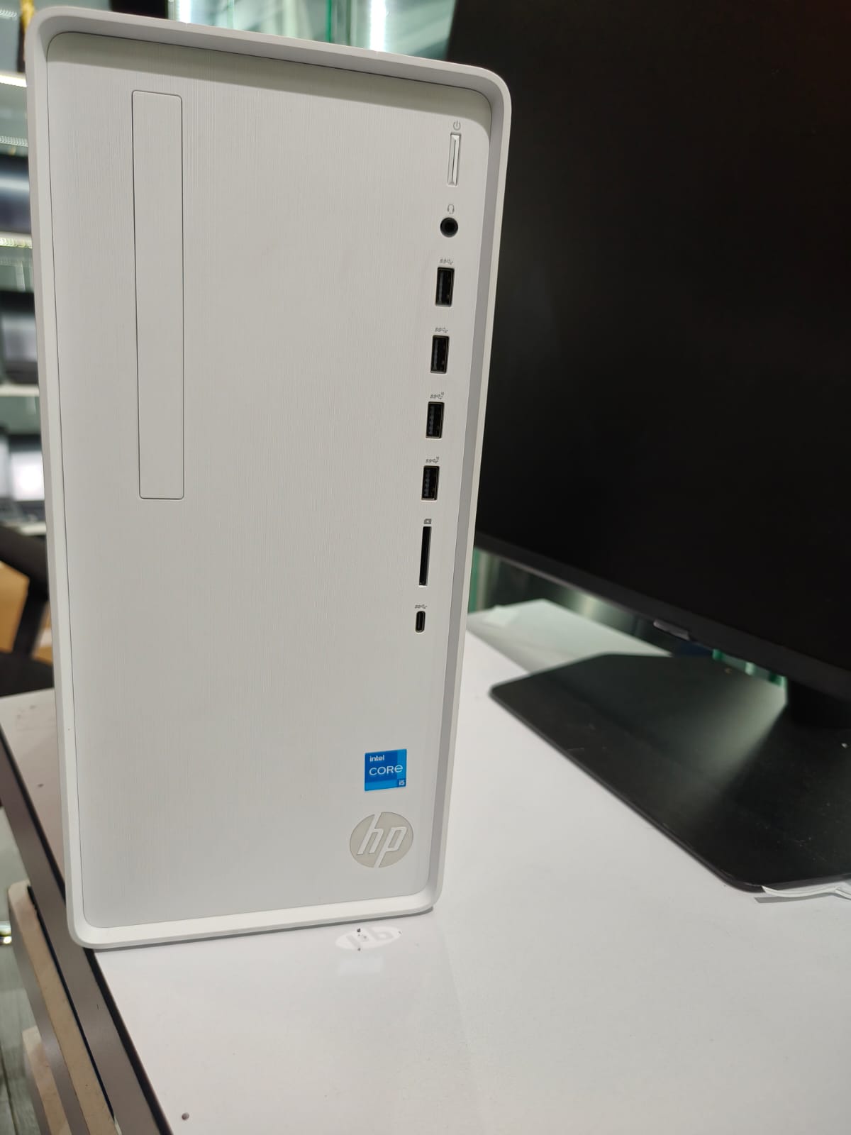 computadoras y laptops - Cpu Hp Pavilion i5-12400 Ram 32GB Disco 512GB Wifi 6