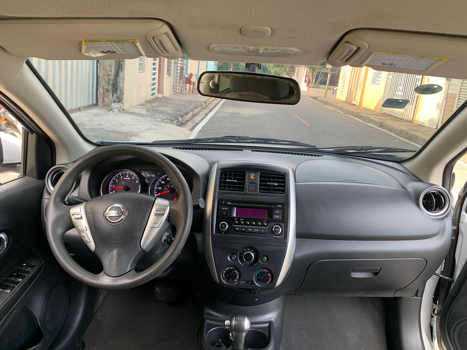 carros - Nissan Versa 2016 4
