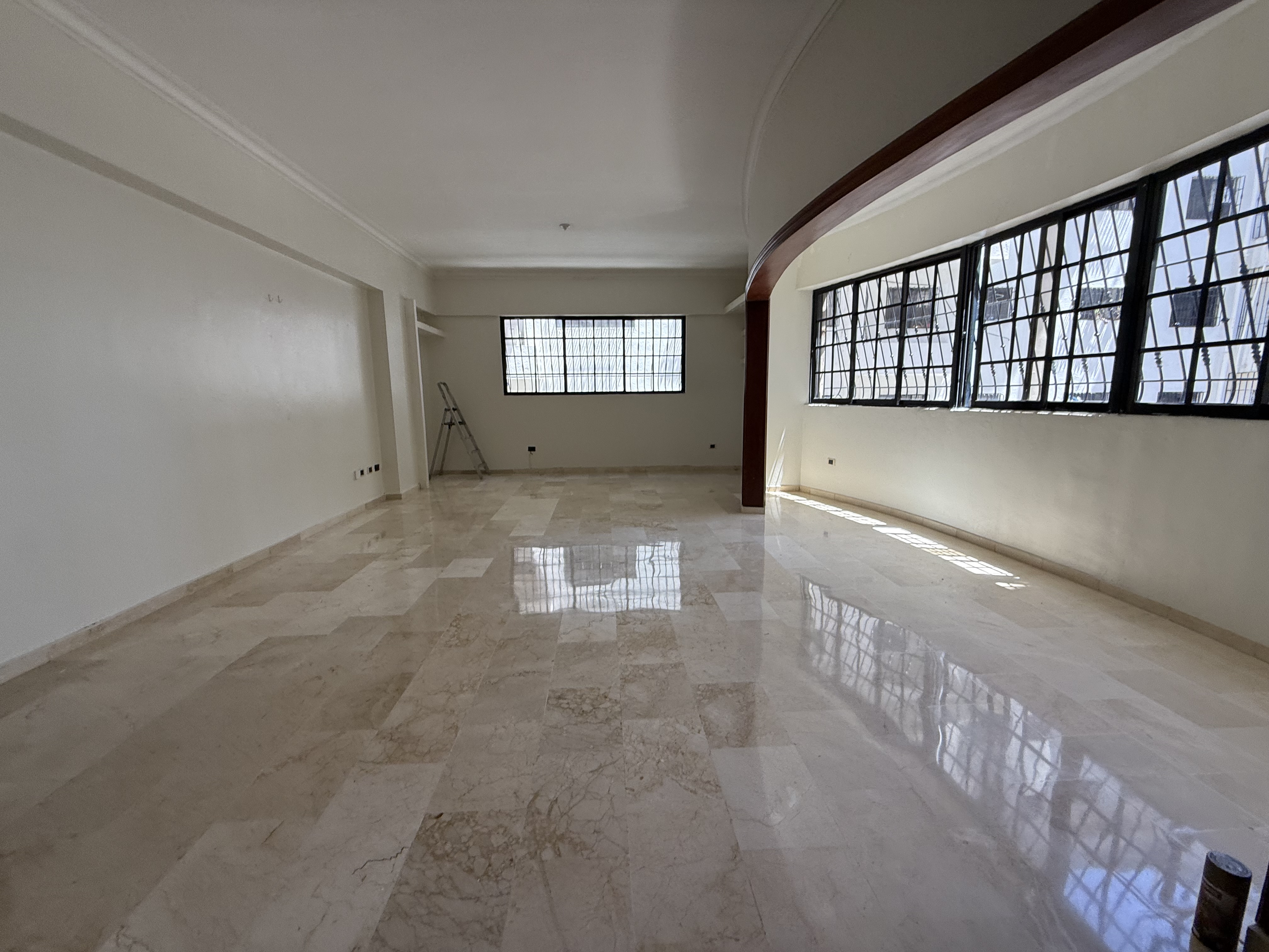 apartamentos - Alquiló Evaristo morales piso 4 tres hab con su ba 5