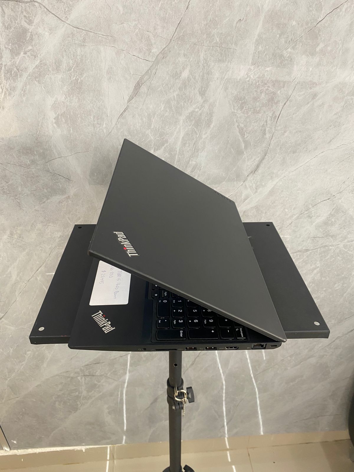 computadoras y laptops - Laptop Lenovo Thinkpad T580 15.6¨ i5 8va Gen 16GB  1