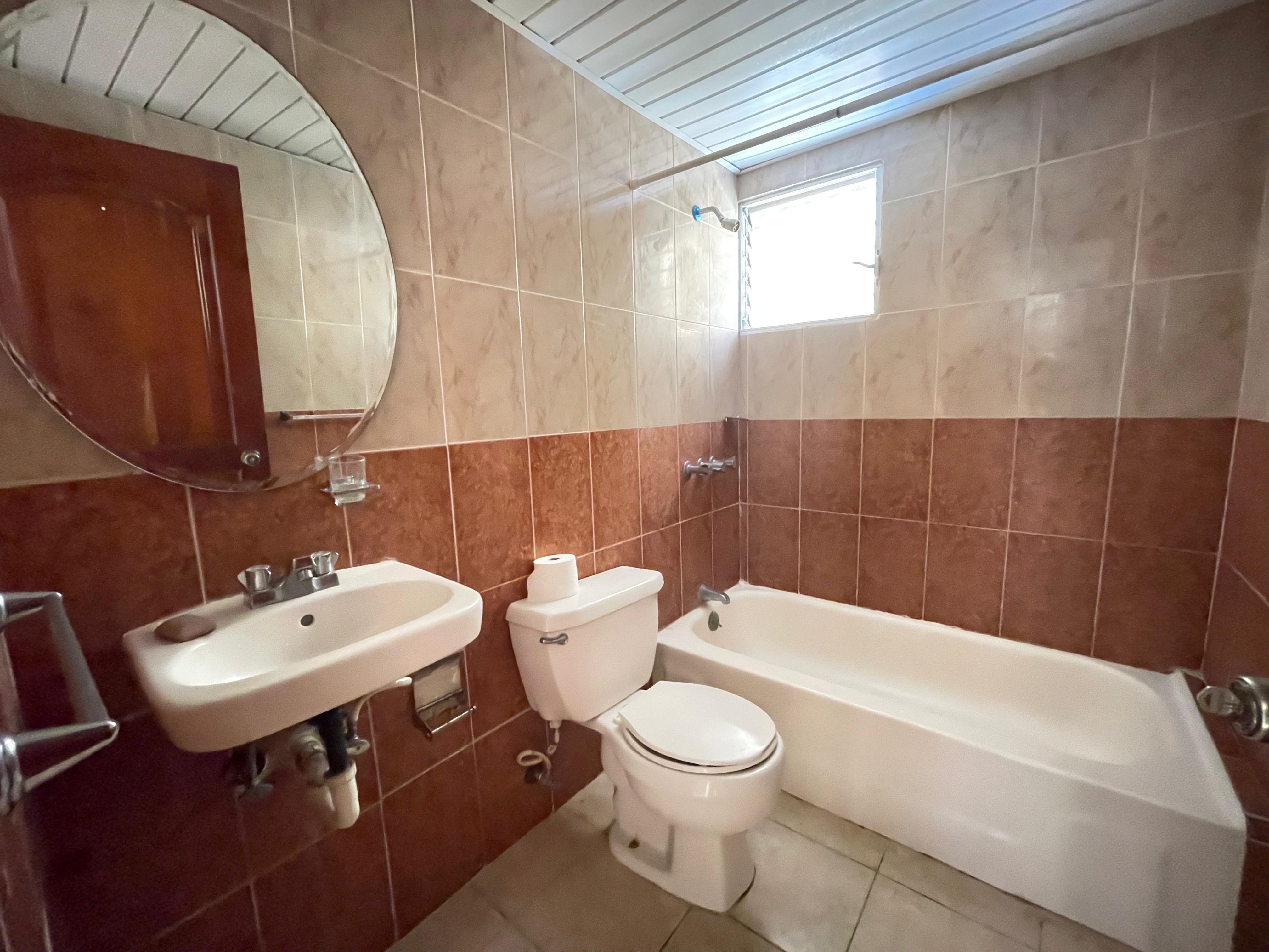 apartamentos - Apartamento De Venta en la Avenida Independencia, Santo Domingo  3