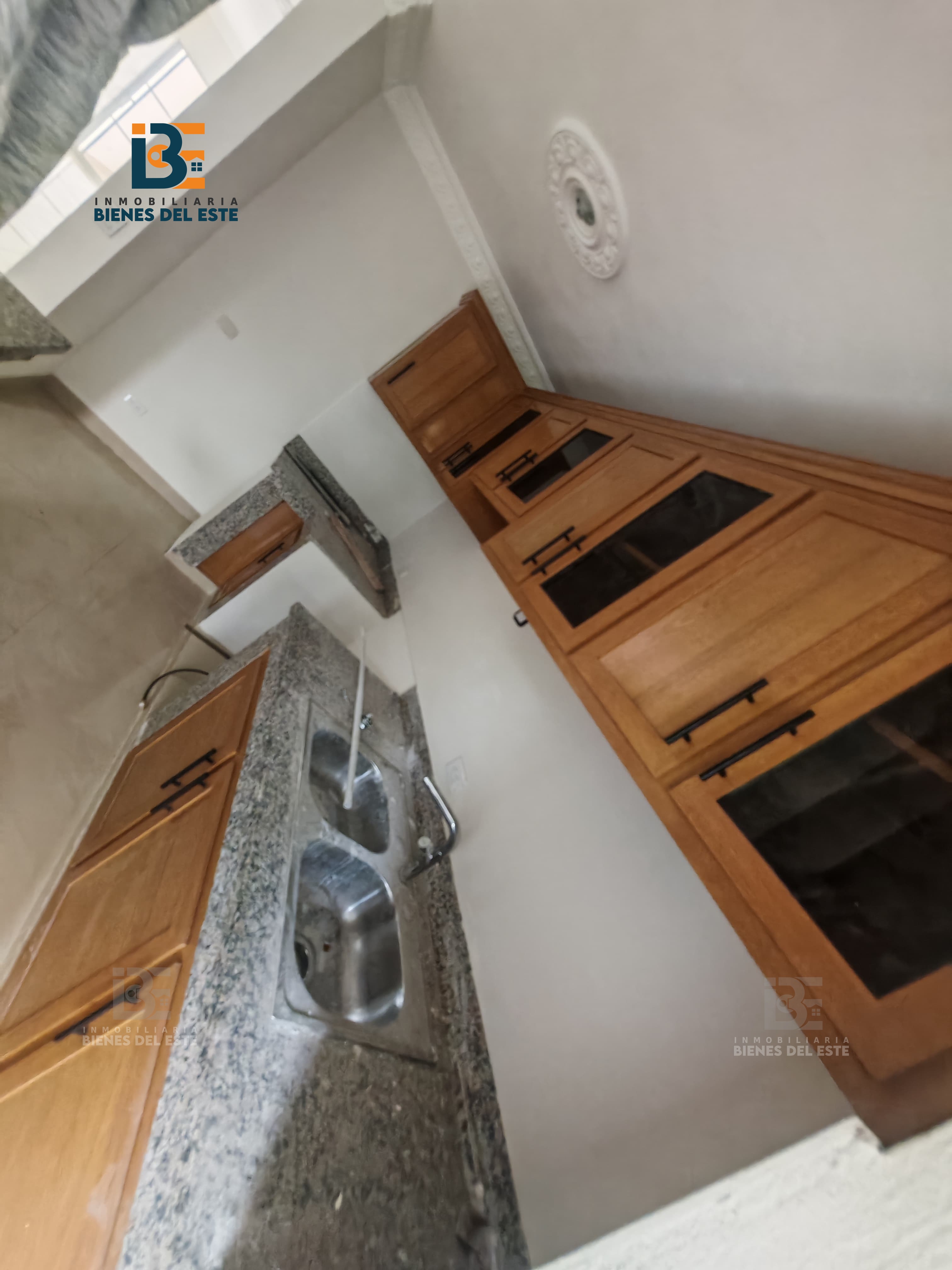 apartamentos - Se Alquilan Apartamentos de Tres habitaciones  3
