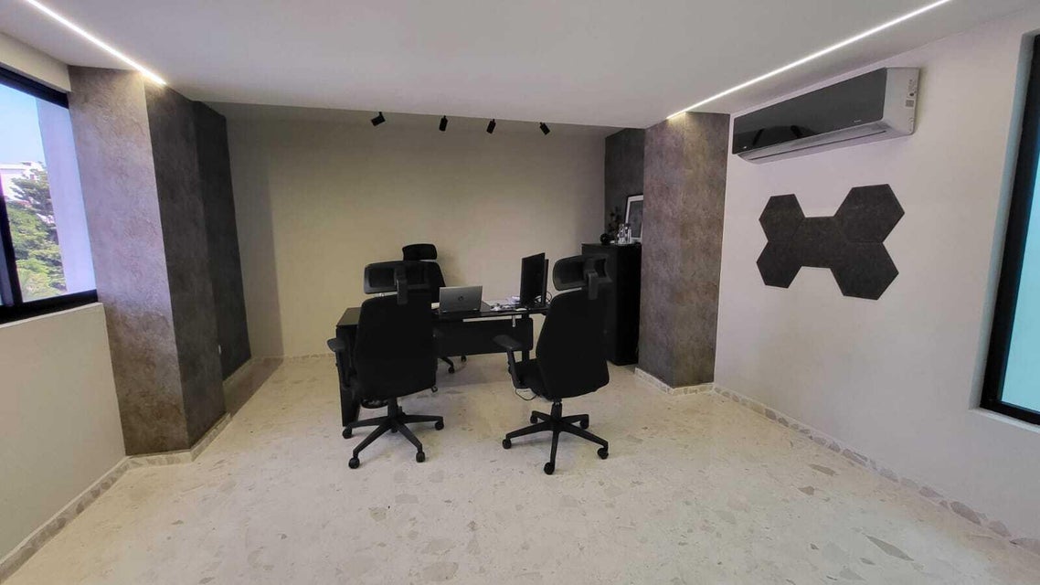 oficinas y locales comerciales - Oficina en alquiler en El Millón  4
