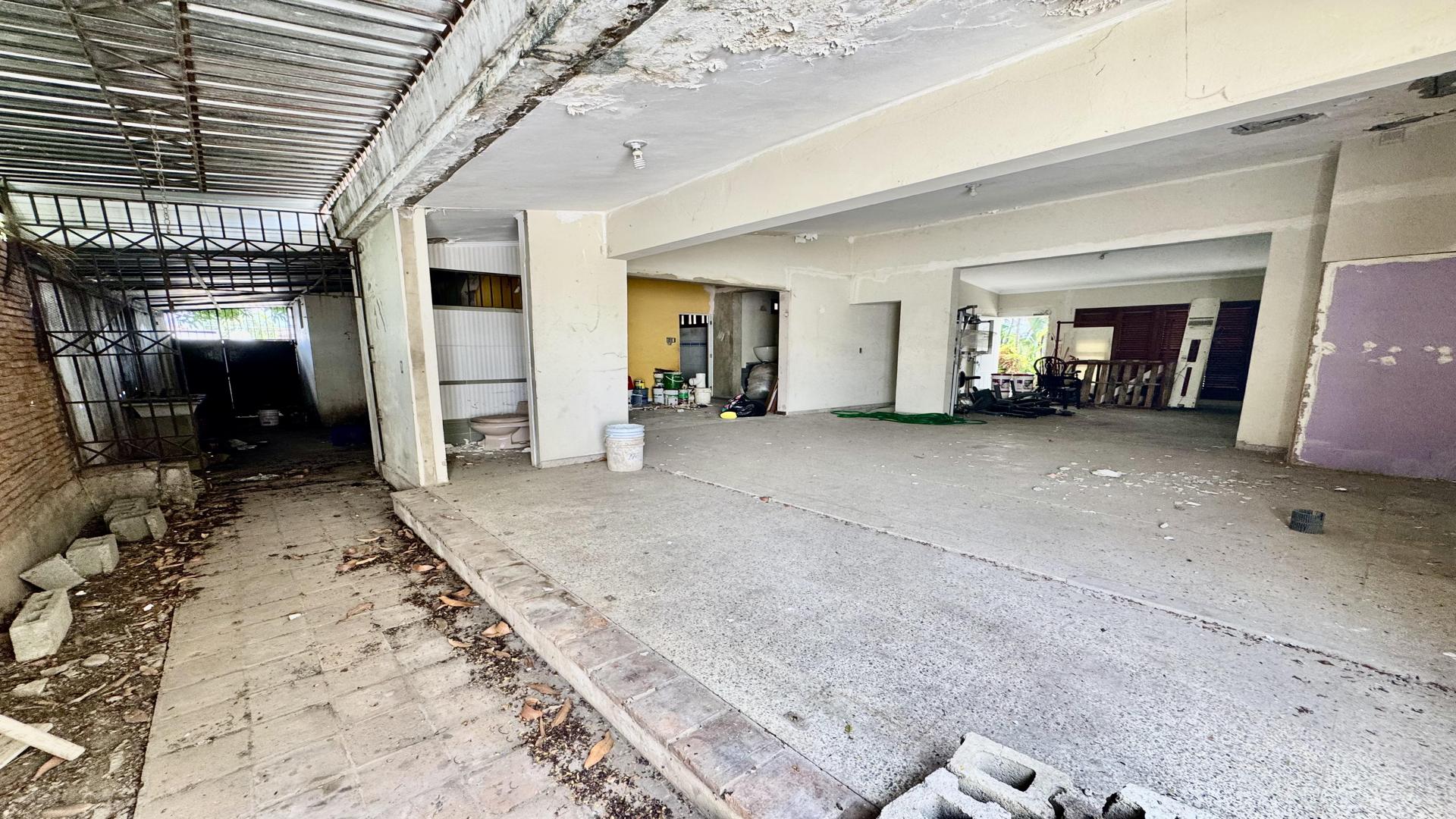 oficinas y locales comerciales - LOCAL CON 640MTS DE RENTA EN AVENIDA PRINCIPAL SANTIAGO 8