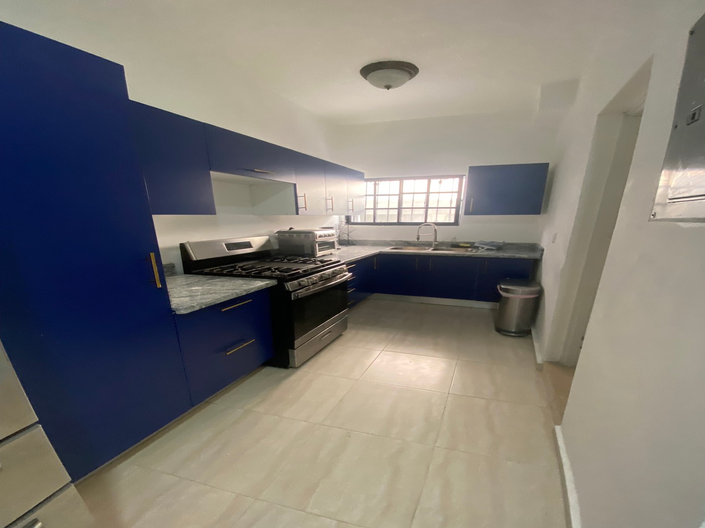 apartamentos - Alquiler apartamento finamiente Amueblado de 170M2-Bella Vista 3